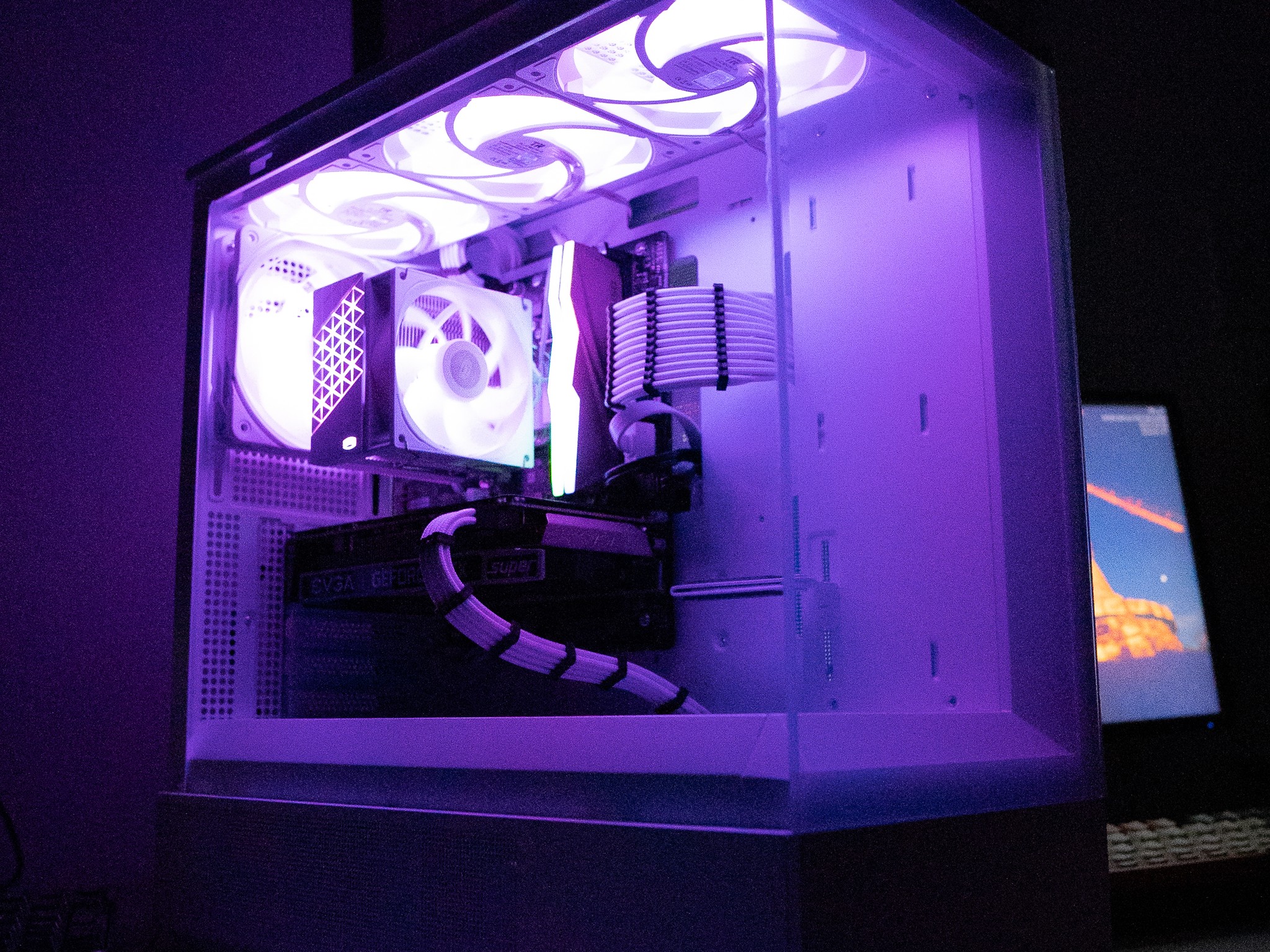 ❄️🌨 | EVGA GTX 1660 SUPER | INTEL i5 9400F | 16GB DDR4 RGB RAM | 1TB | Arctic Freeze