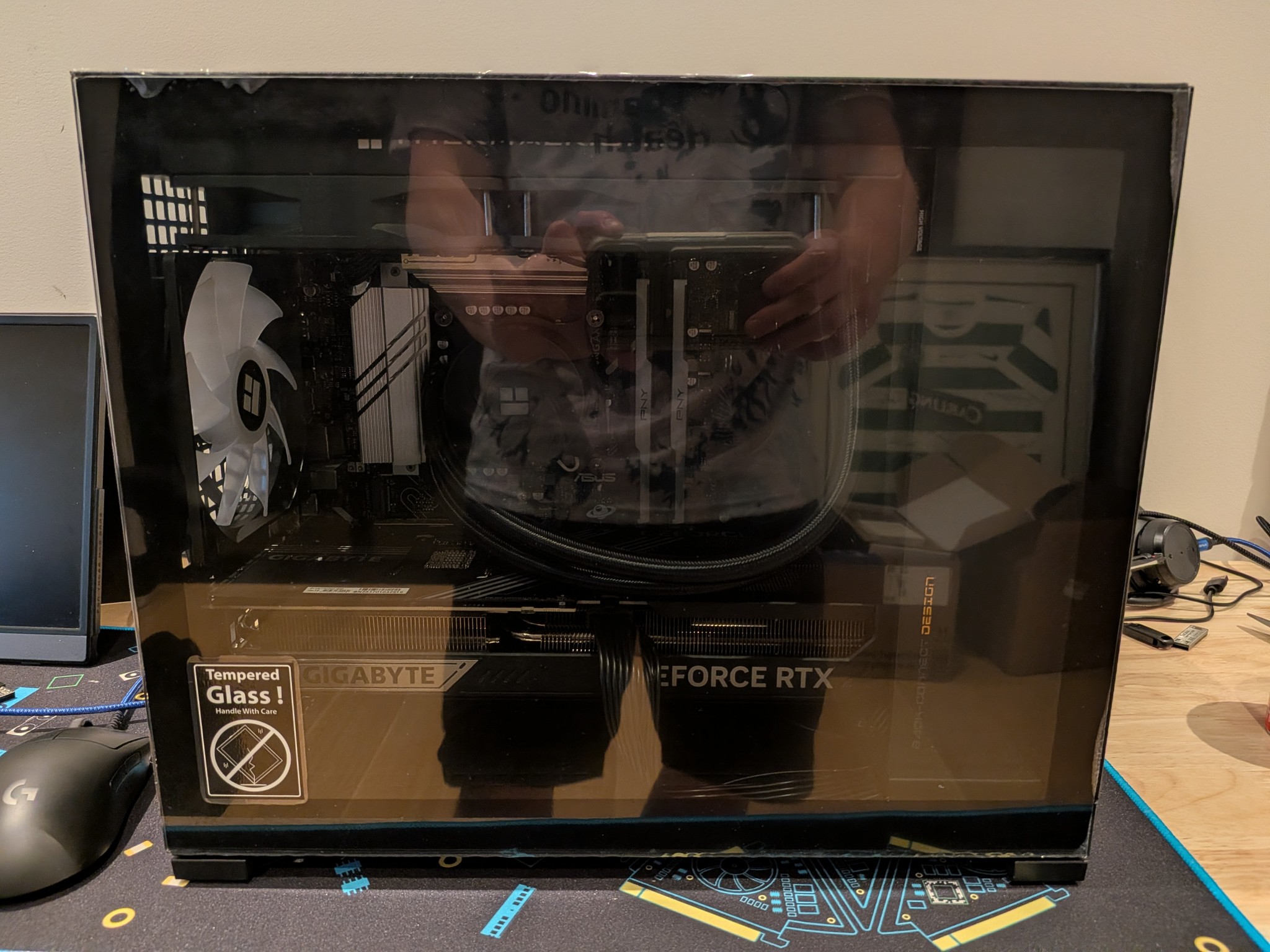 4K Powerhouse - RTX 5070 Ti, Core Ultra 7 265F, 32 GB DDR5, 1 TB Gen 4 NVME, Liquid Cooled, RGB