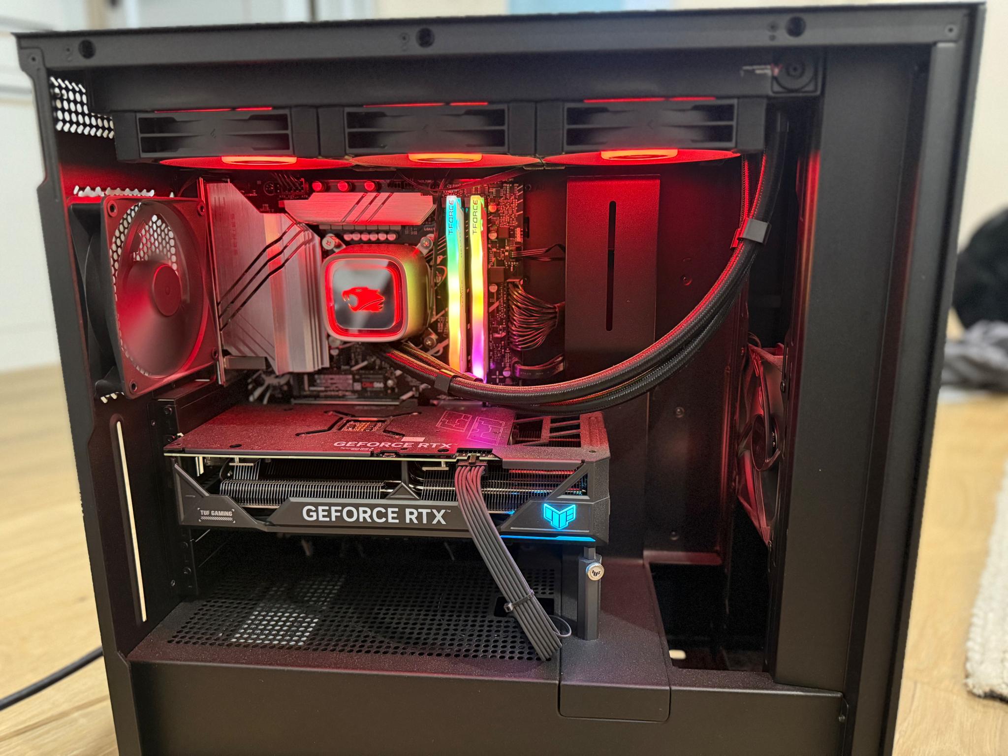 Intel i7-14700KF | RTX 4070 Ti | 32GB DDR5 | 3TB NVMe | NZXT H7
