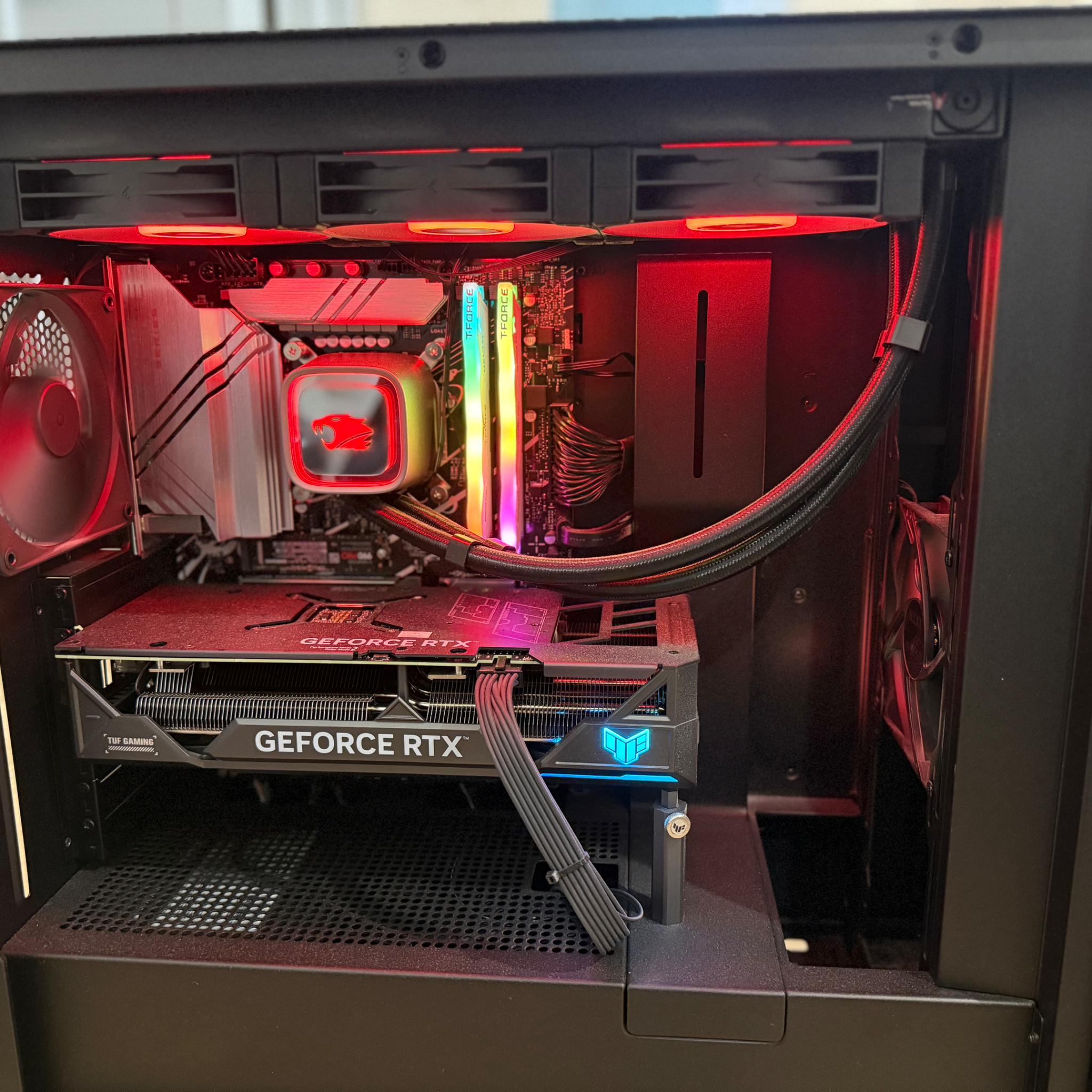 Intel i7-14700KF | RTX 4070 Ti | 32GB DDR5 | 3TB NVMe | NZXT H7