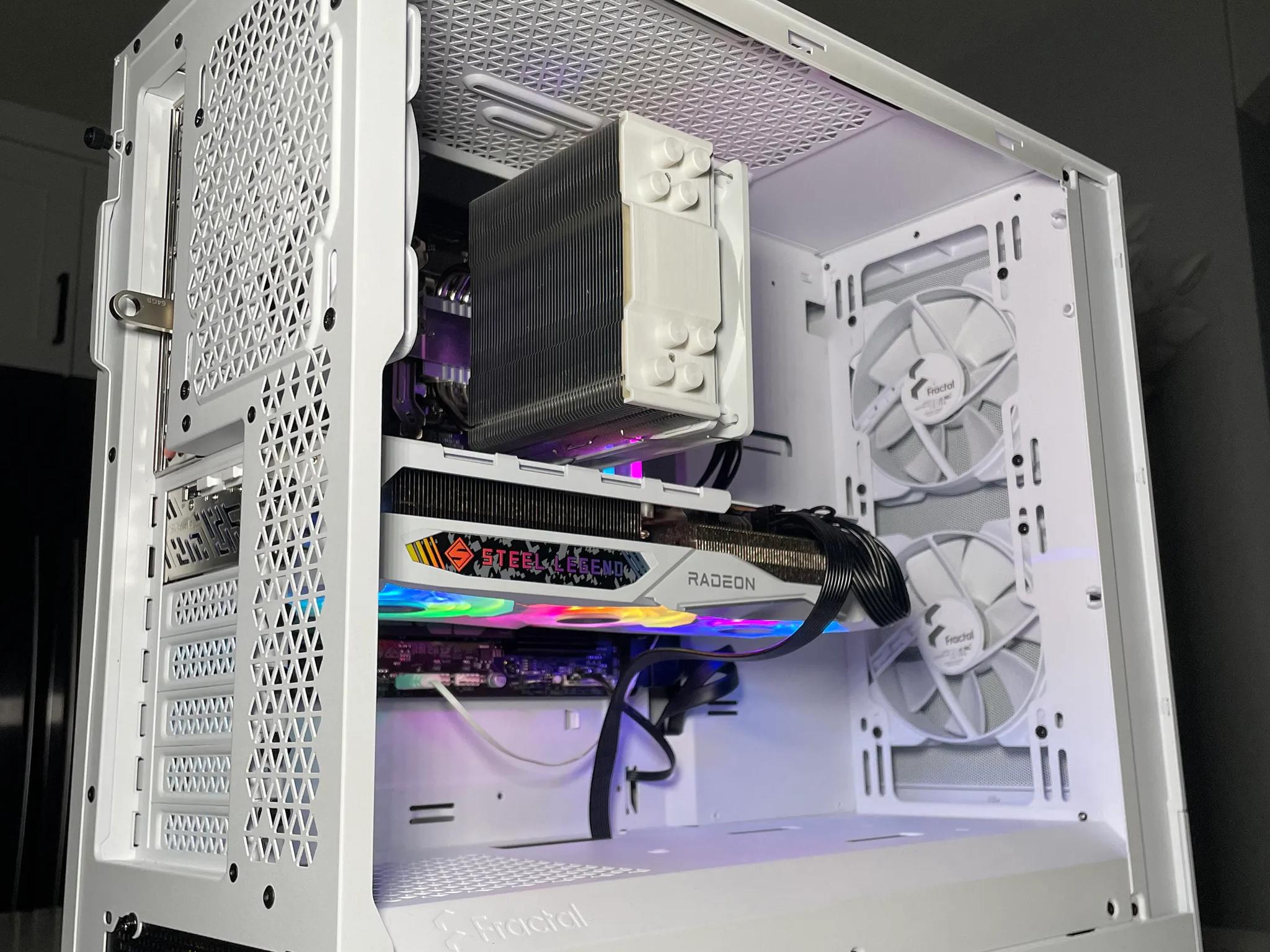 PC | RX 7800 XT  | AMD RYZEN 5 7600 | 32GB DDR5 RAM | 1TB NVME SSD | 750W Power Supply