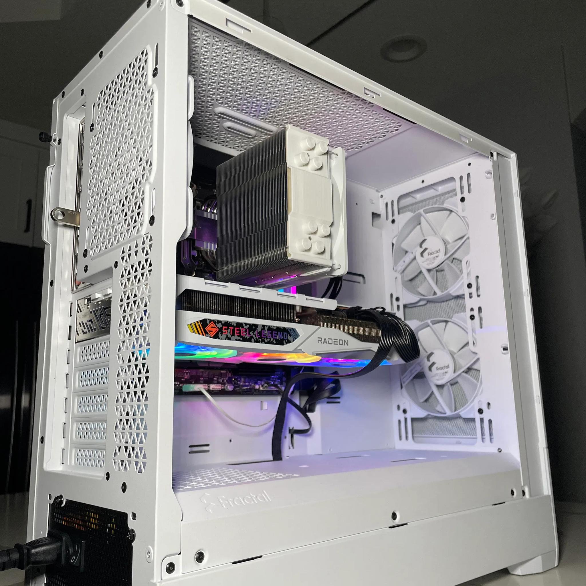 PC | RX 7800 XT  | AMD RYZEN 5 7600 | 32GB DDR5 RAM | 1TB NVME SSD | 750W Power Supply