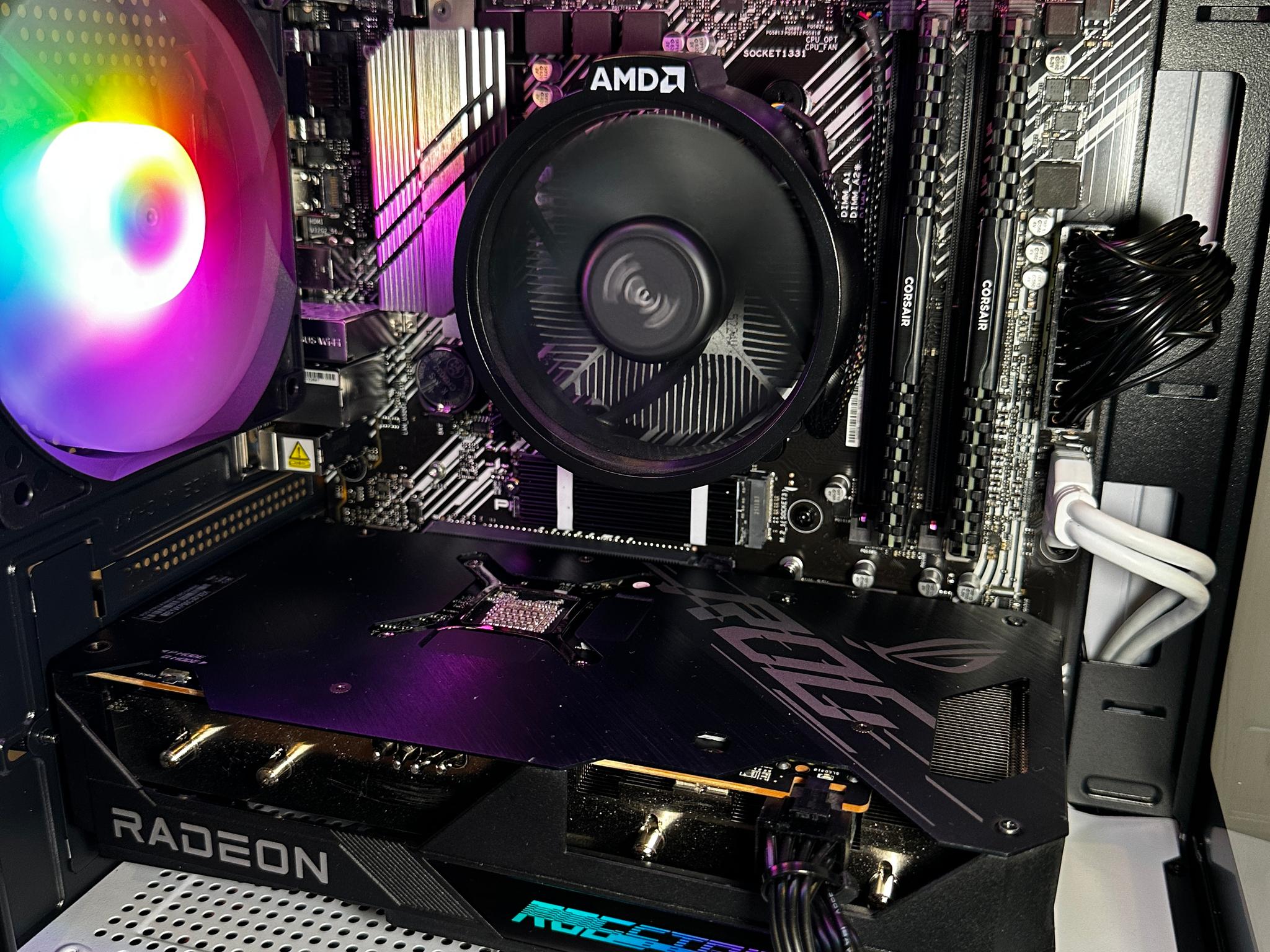 RX 6600 XT Compact Gaming PC