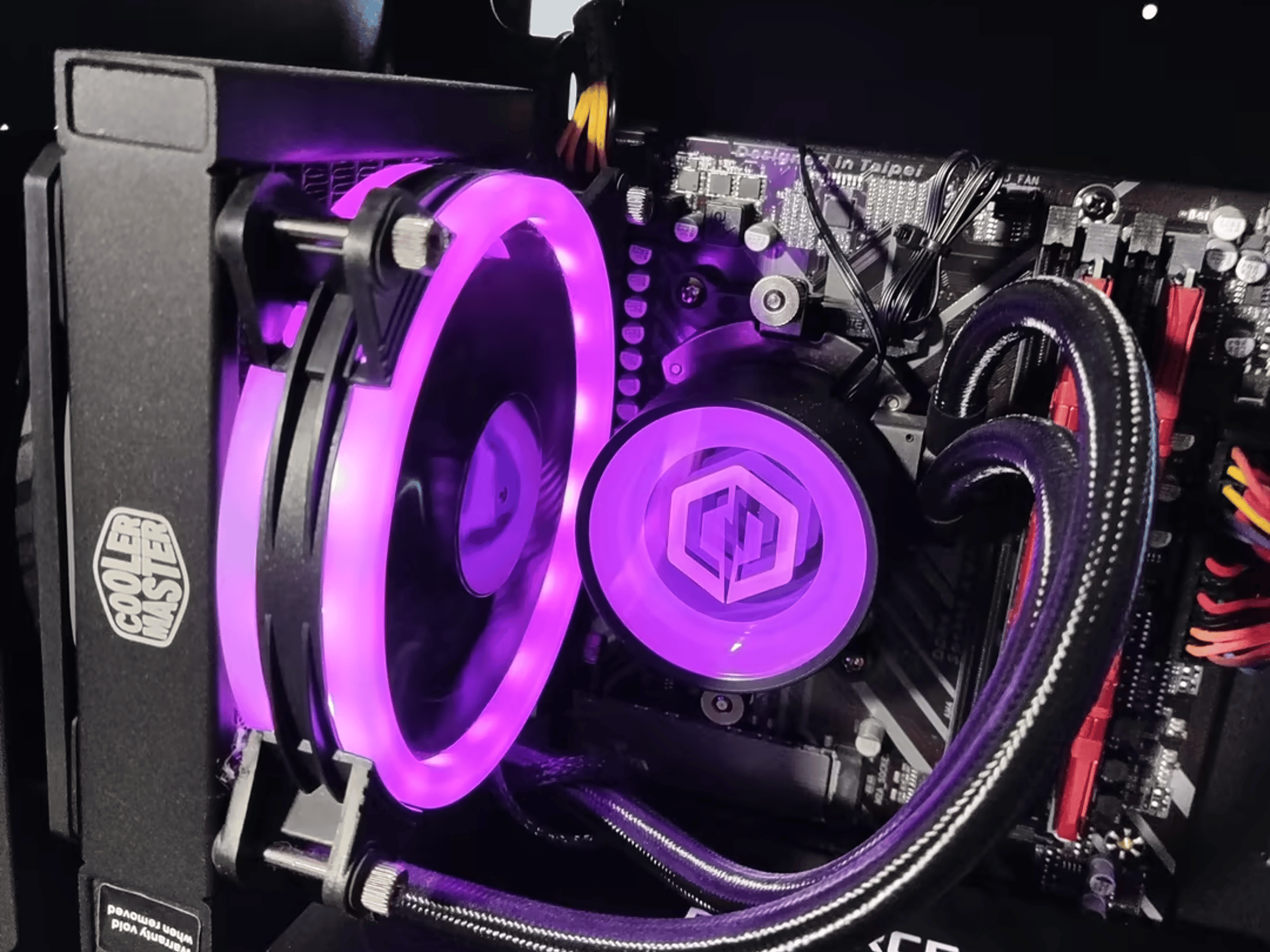CyberPowerPC - Gamer Supreme Ryzen 7 3700X | RTX 3070 | 1TB SSD | 16GB DDR4