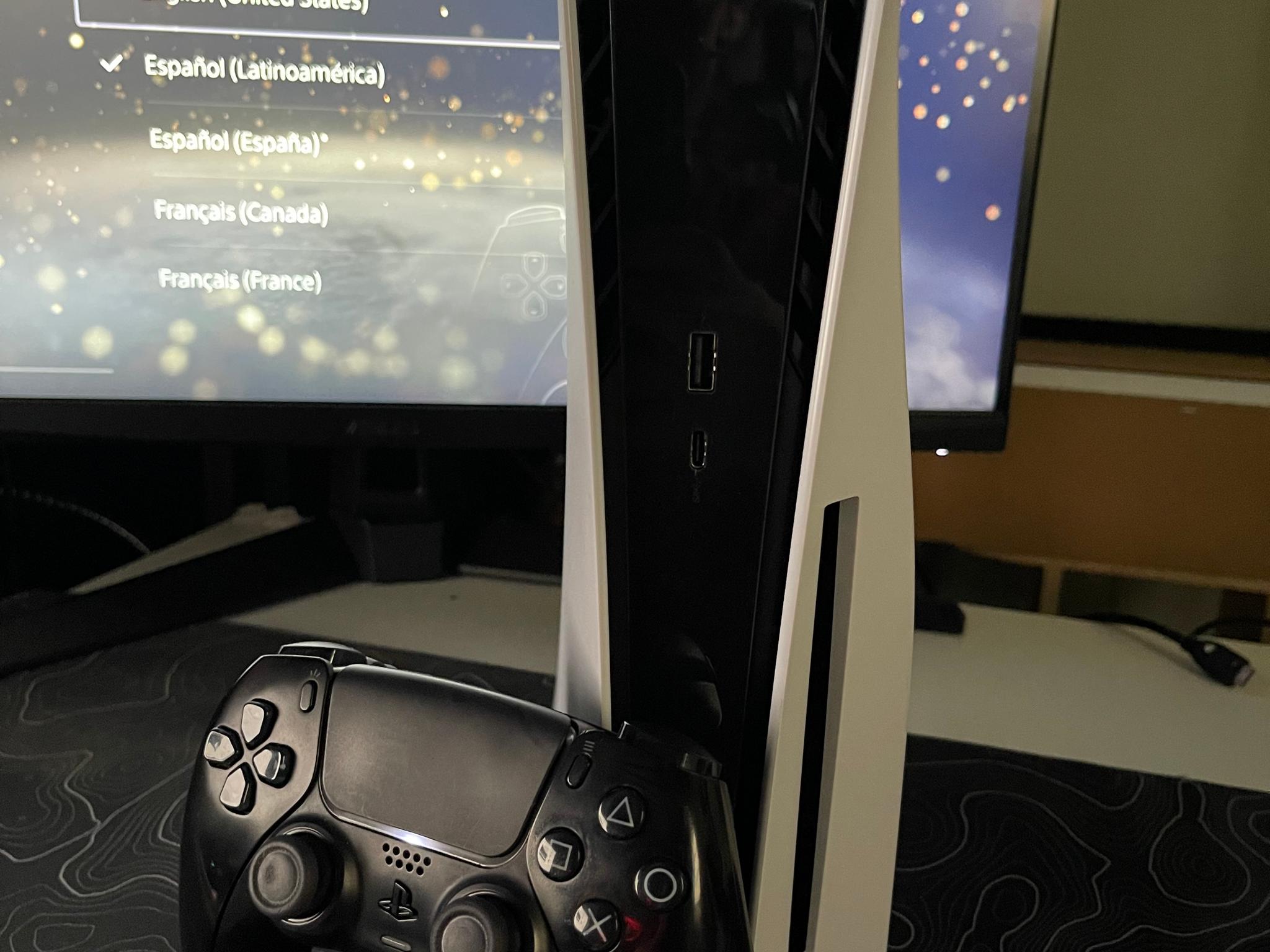 PS5 disc version with black controller