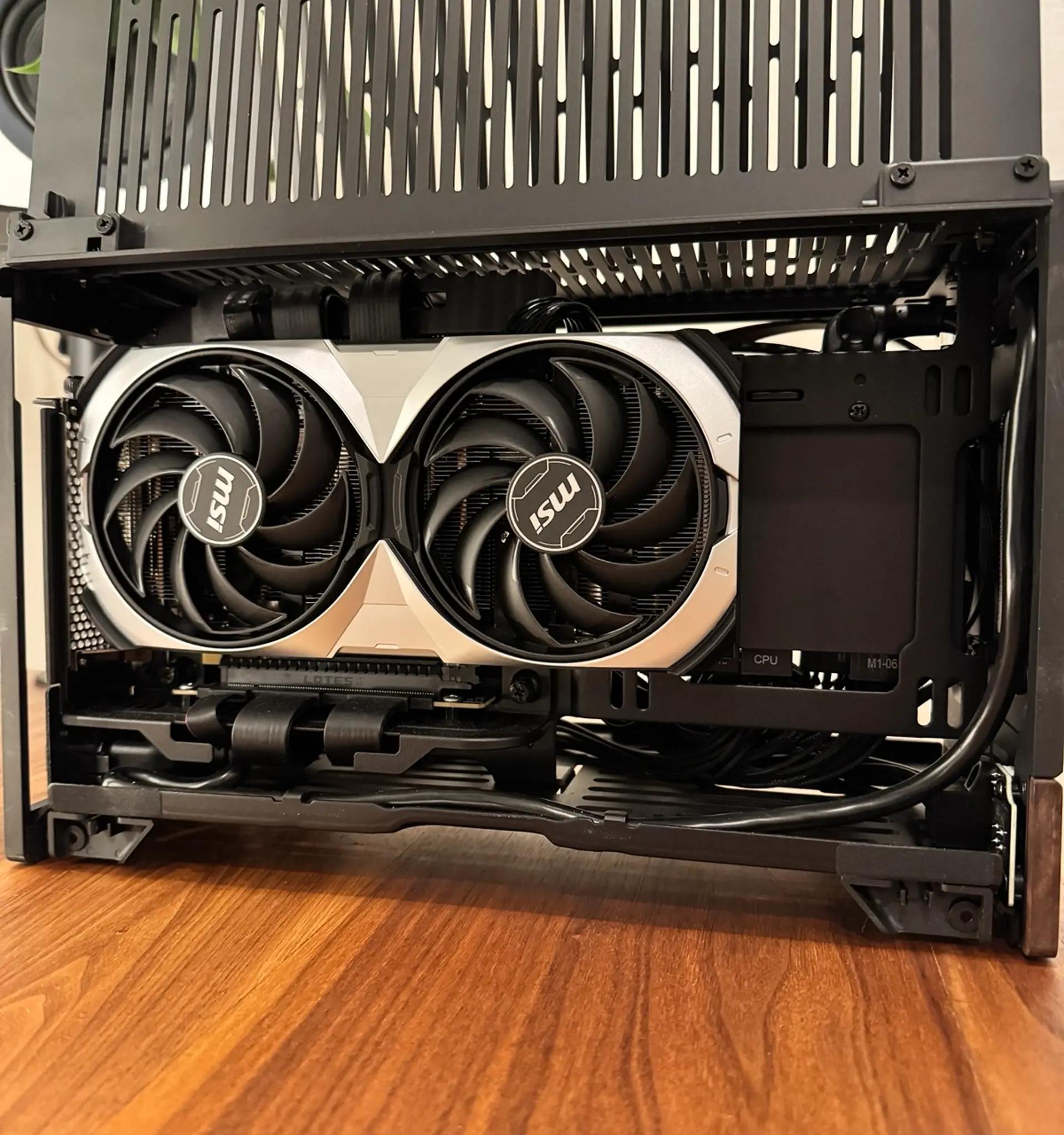 GIGABYTE GeForce RTX 5070 EAGLE OC SFF 12G