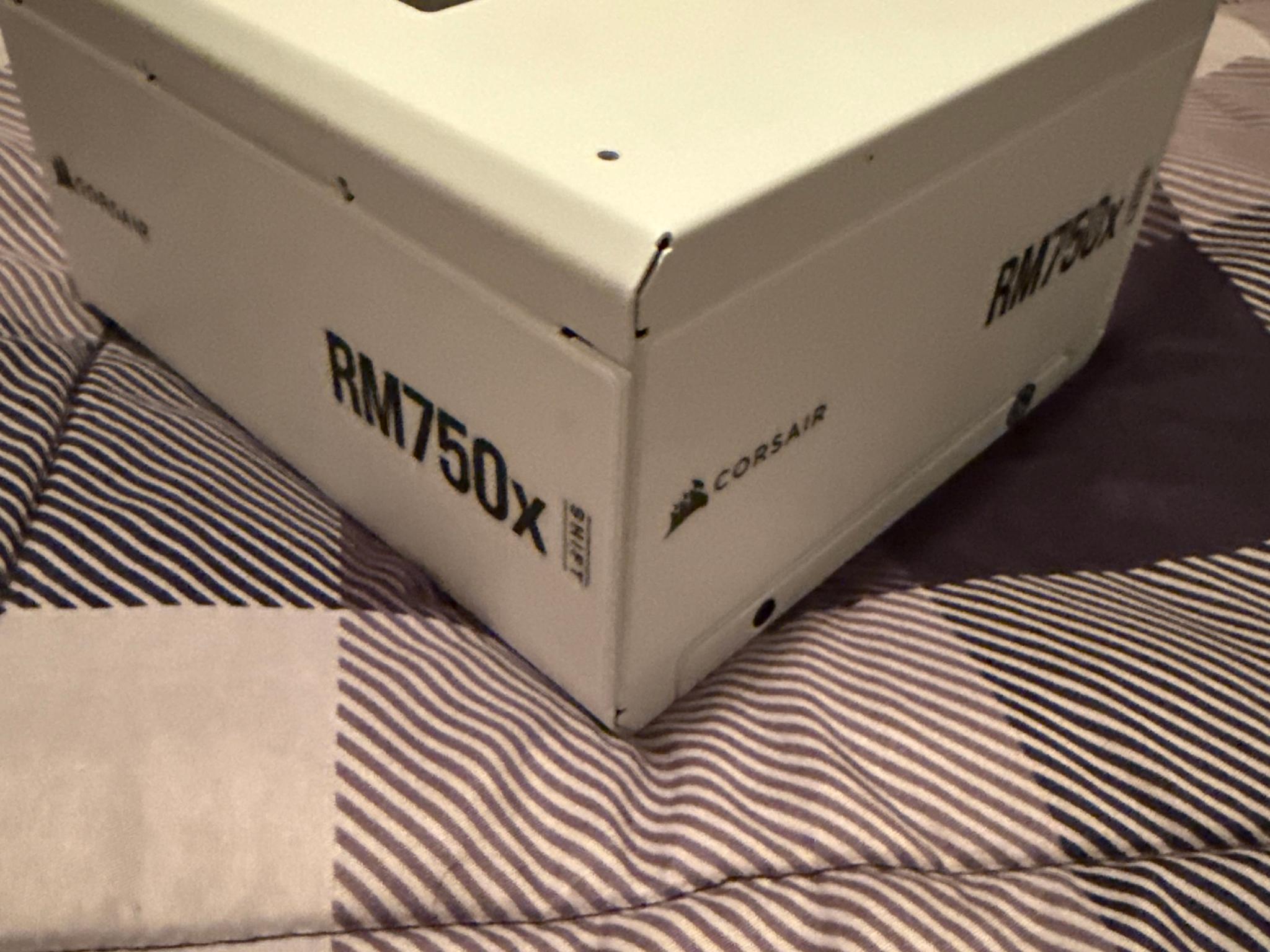 Corsair RM750X Shift 80 Gold+