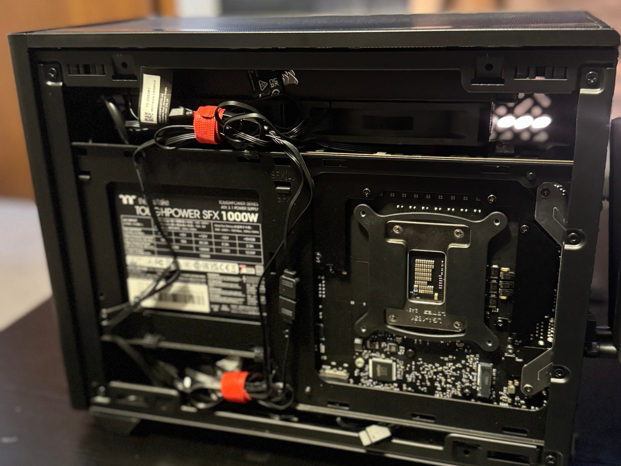 RTX 5090 - Ultra 7 265K - 48gb DDR5 7200mhz - 2TB GEN 5 [CUSTOM ITX PC]