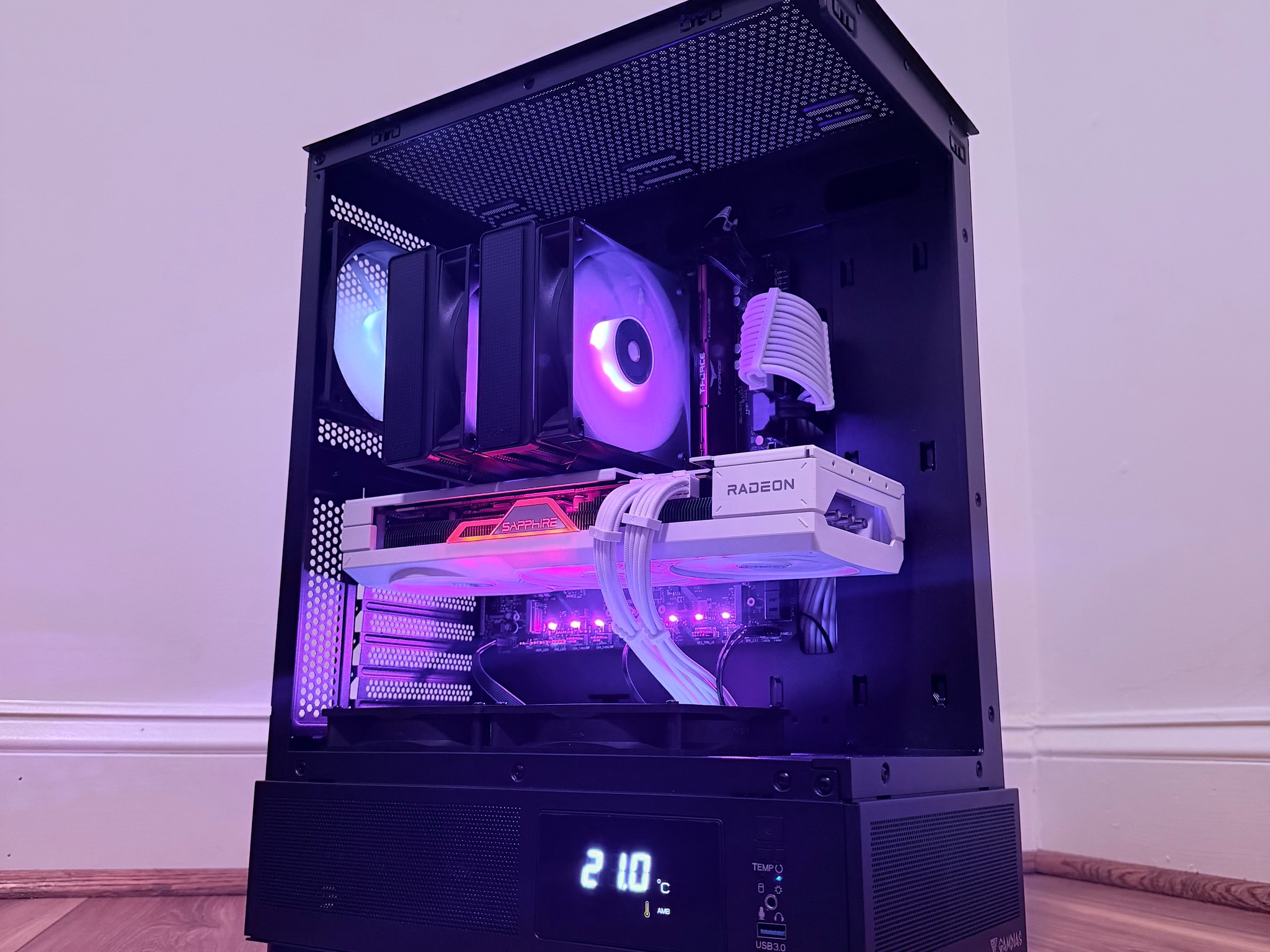 ❄️"Polar Nova"❄️| 1440p/4k Gaming | RX 7800 XT 16gb  | Intel i5 14600K | 32B DDR5 | 1tb Storage