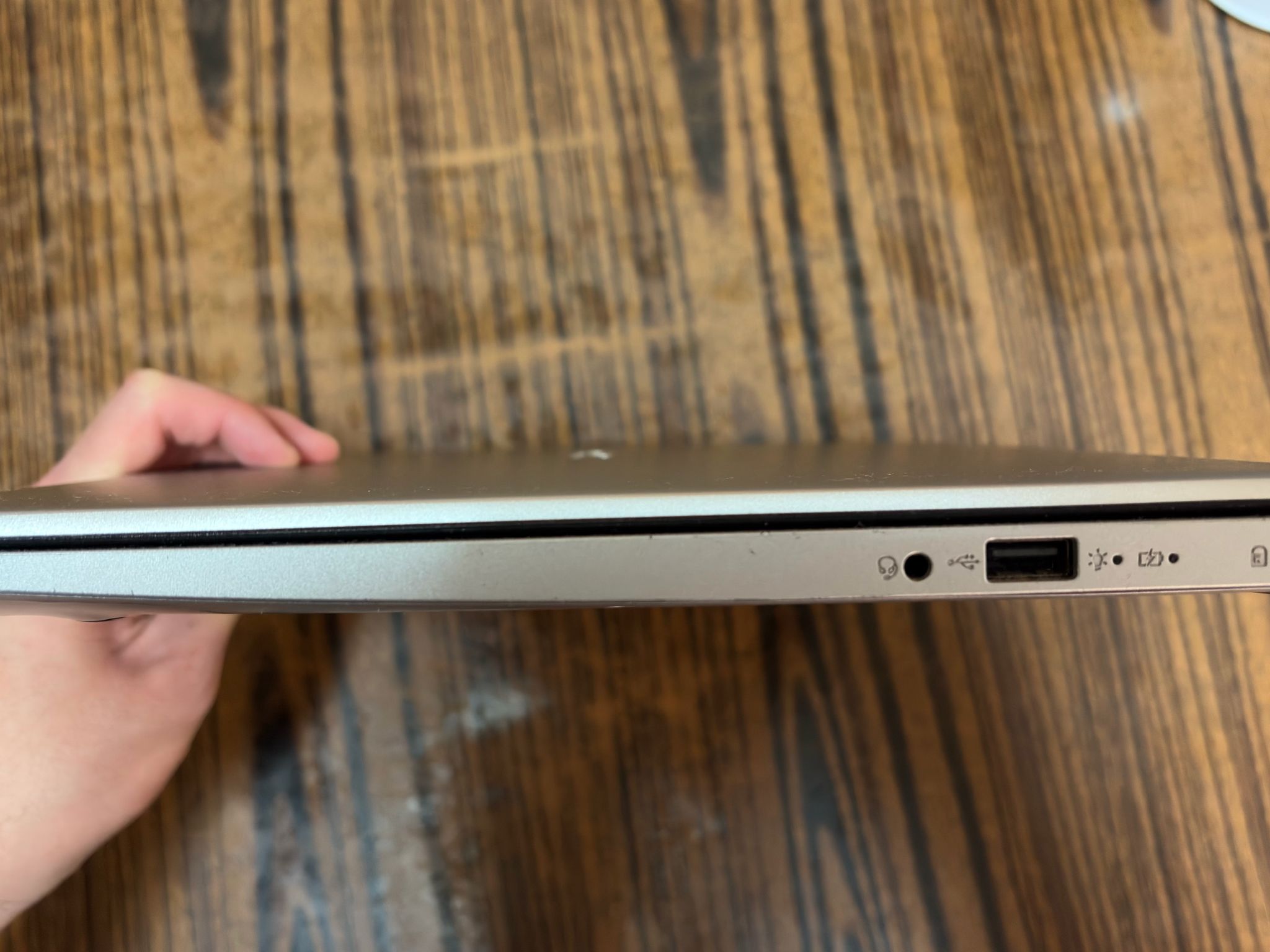 Acer Aspire 5 Silver 15.6" Laptop with 1080p display, AMD Ryzen 7 5700U, 8GB DDR4, 512GB NVMe SSD