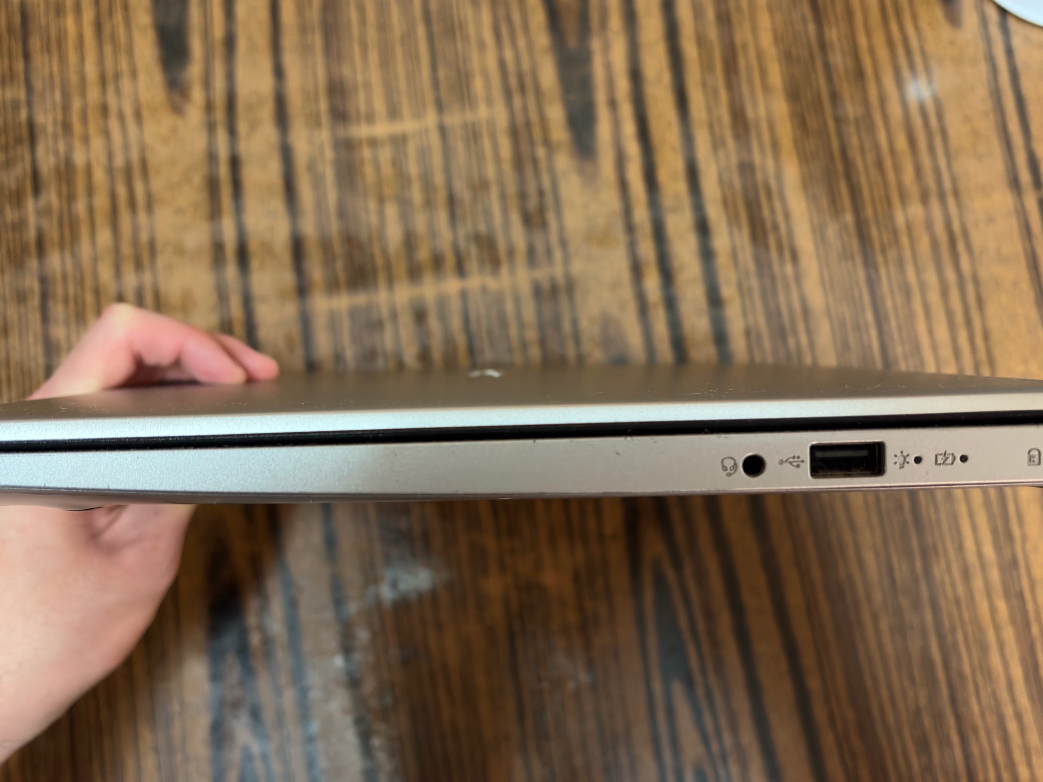 Acer Aspire 5 Silver 15.6" Laptop with 1080p display, AMD Ryzen 7 5700U, 8GB DDR4, 512GB NVMe SSD