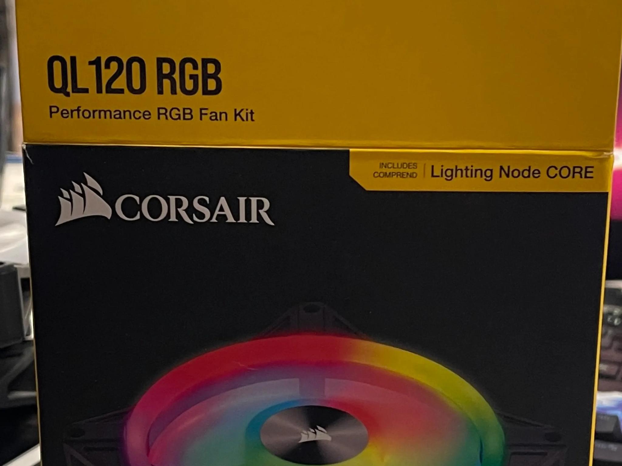 3x CORSAIR QL120 RGB + Lighting Node Core - iCUE - Black
