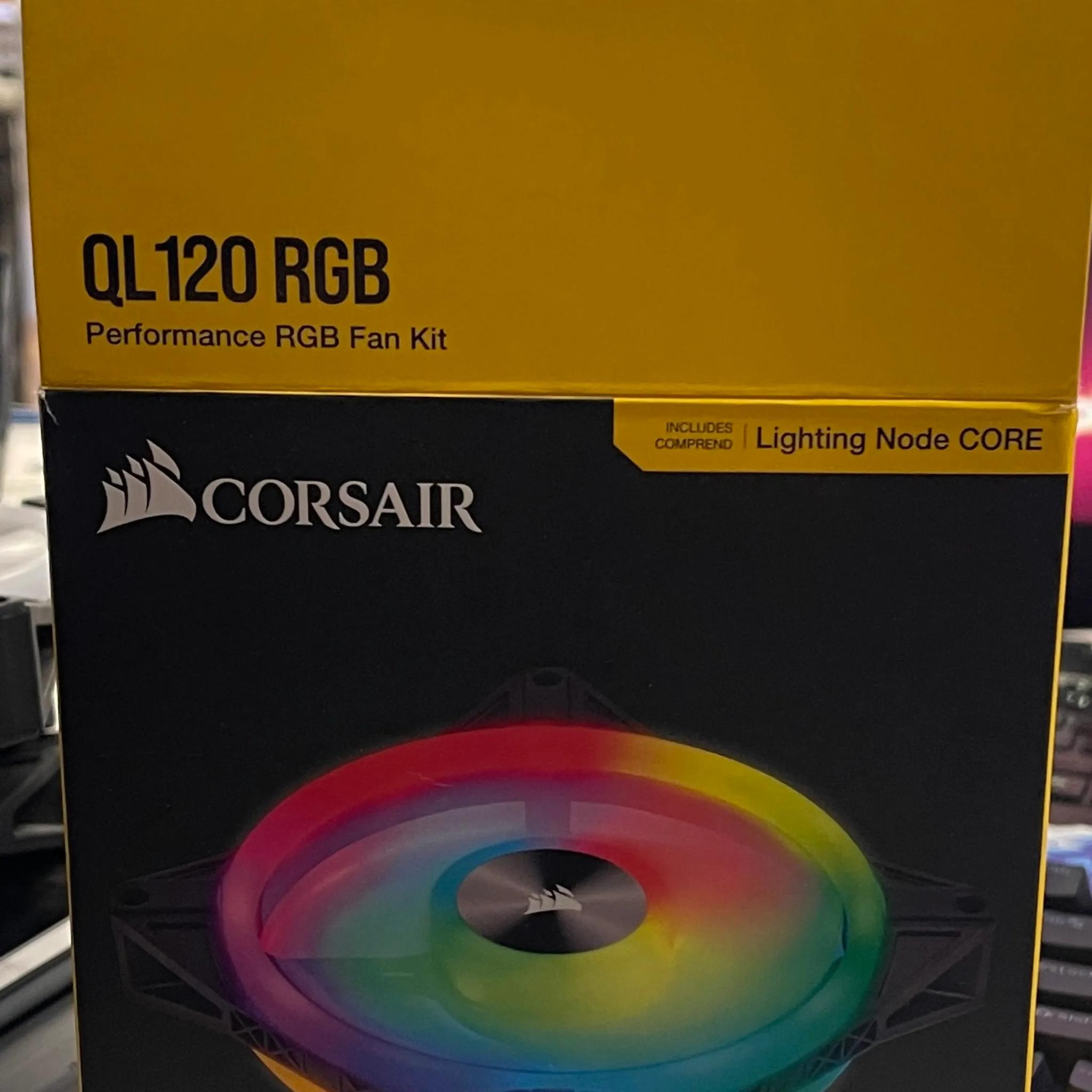 3x CORSAIR QL120 RGB + Lighting Node Core - iCUE - Black