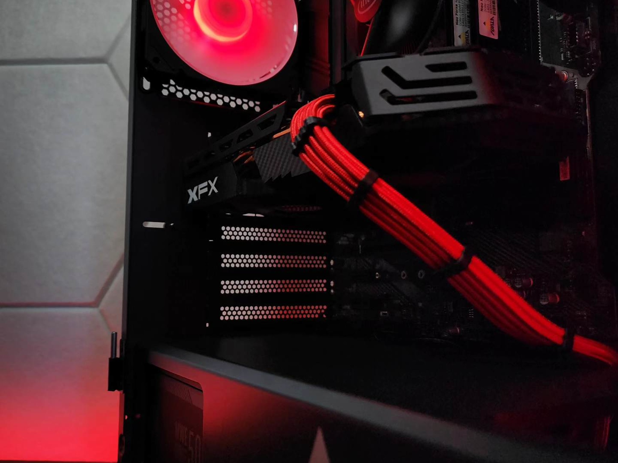 ❤️🖤❤️ RX 580 8GB // Core i3 10100F // 16GB 3600MHz // 500GB NVMe Gen4