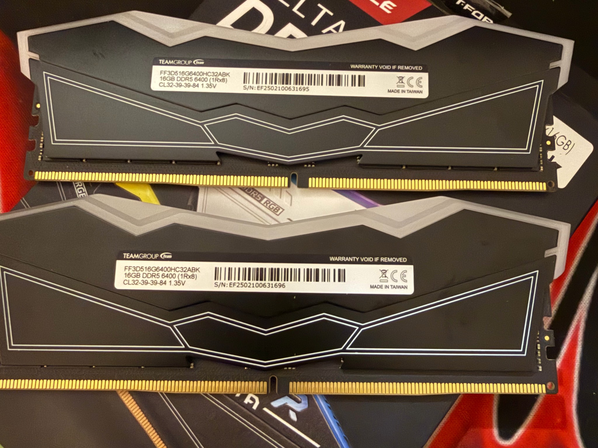 Teamgroup t-force delta RGB 32gb (2x16) 6400MHz PC5-51200 Desktop Memory FF3D532G6400HC32ADC01