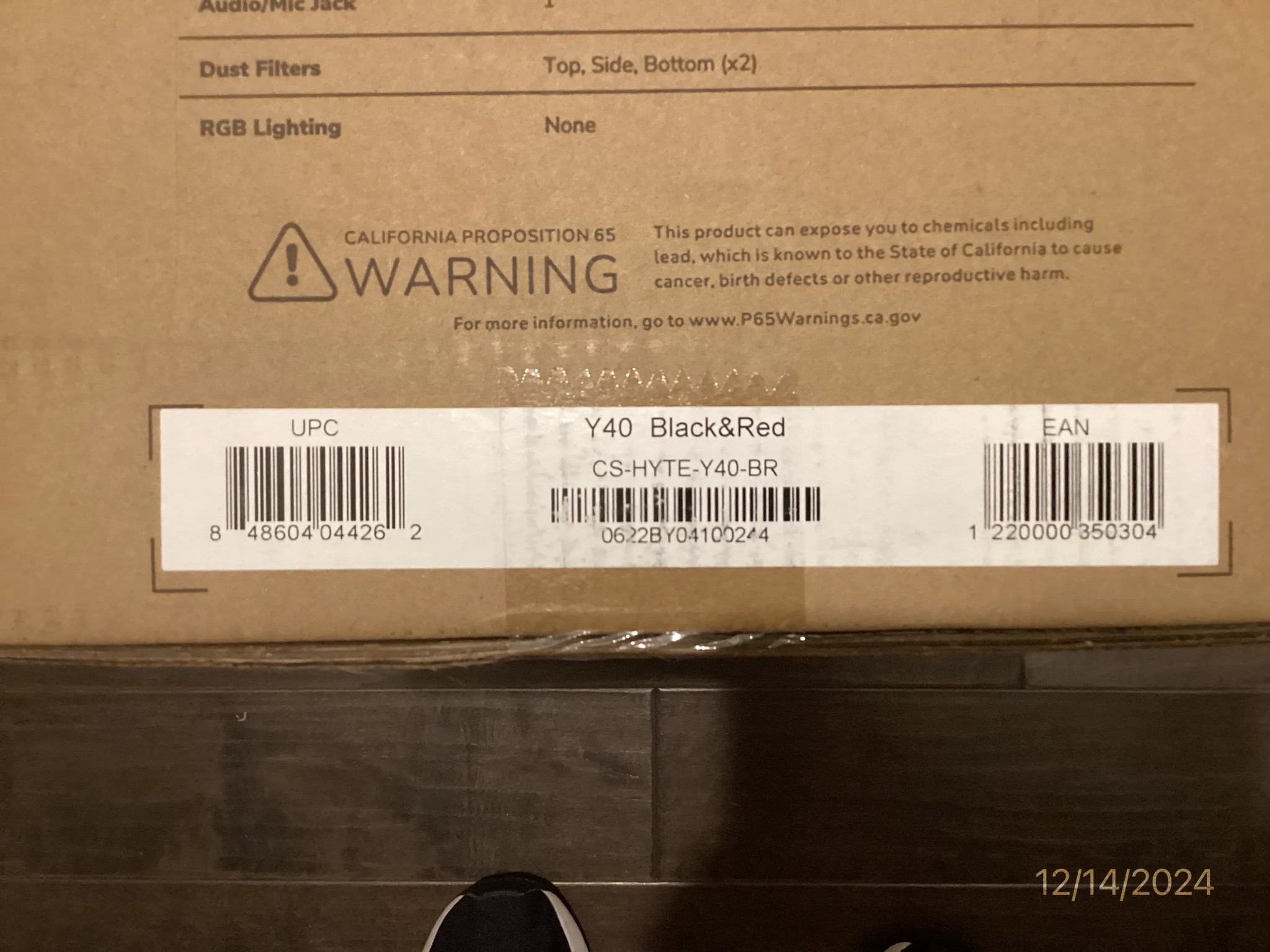 ++ NEW in Factory sealed box ++ Hyte Y40 Black/Red
