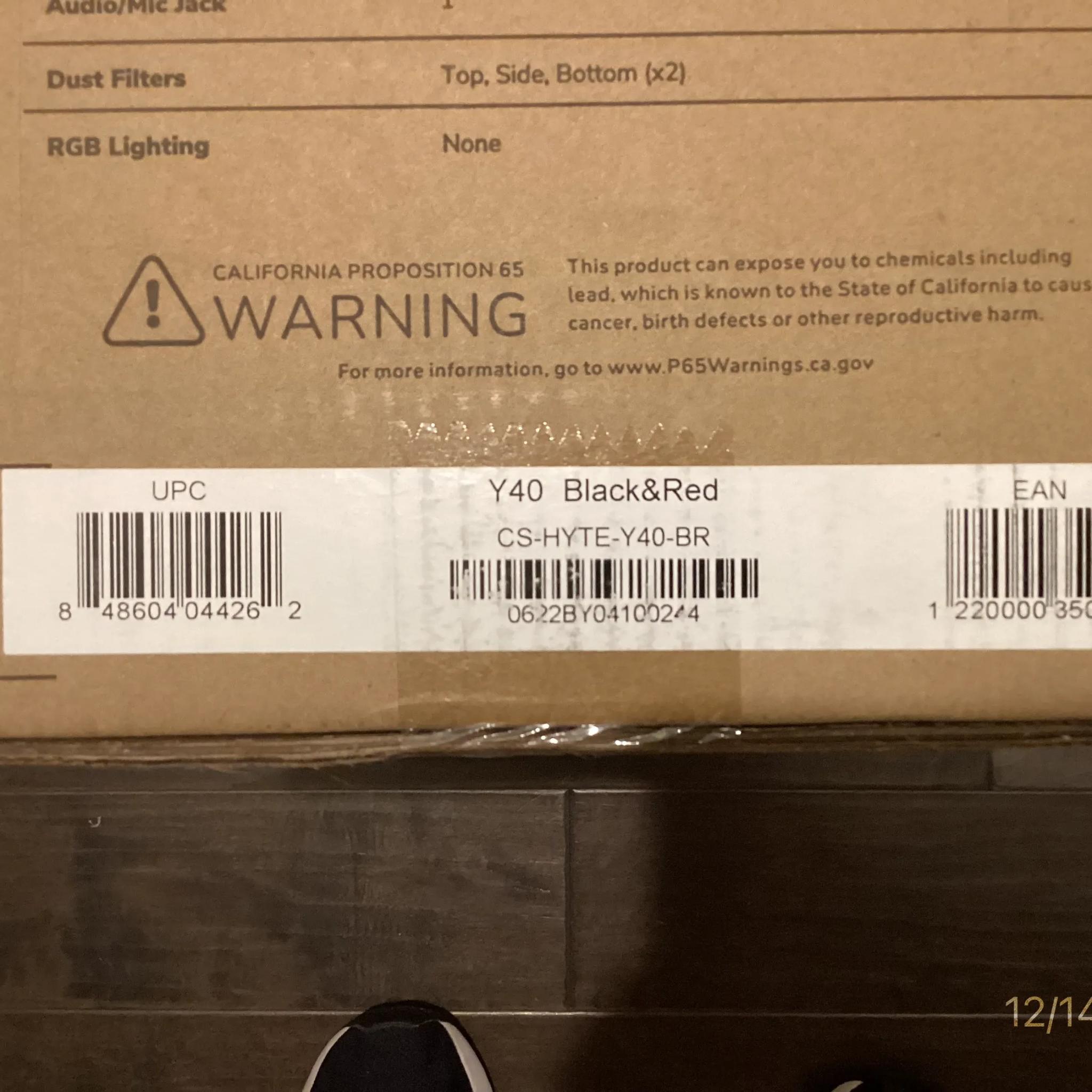 ++ NEW in Factory sealed box ++ Hyte Y40 Black/Red