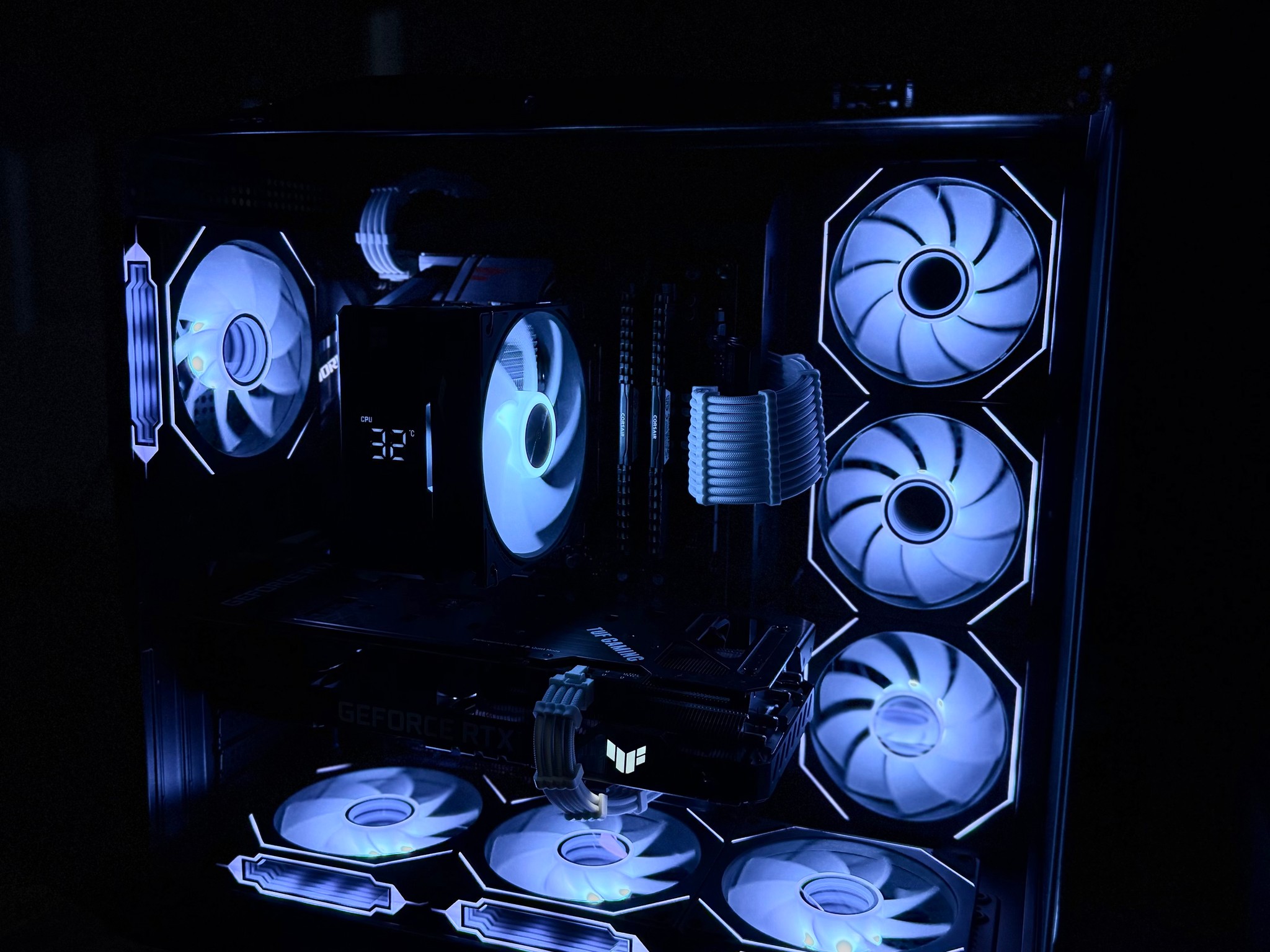 CLEAN RGB GAMING PC Rzyen 5 3600 RTX 3060 12gb