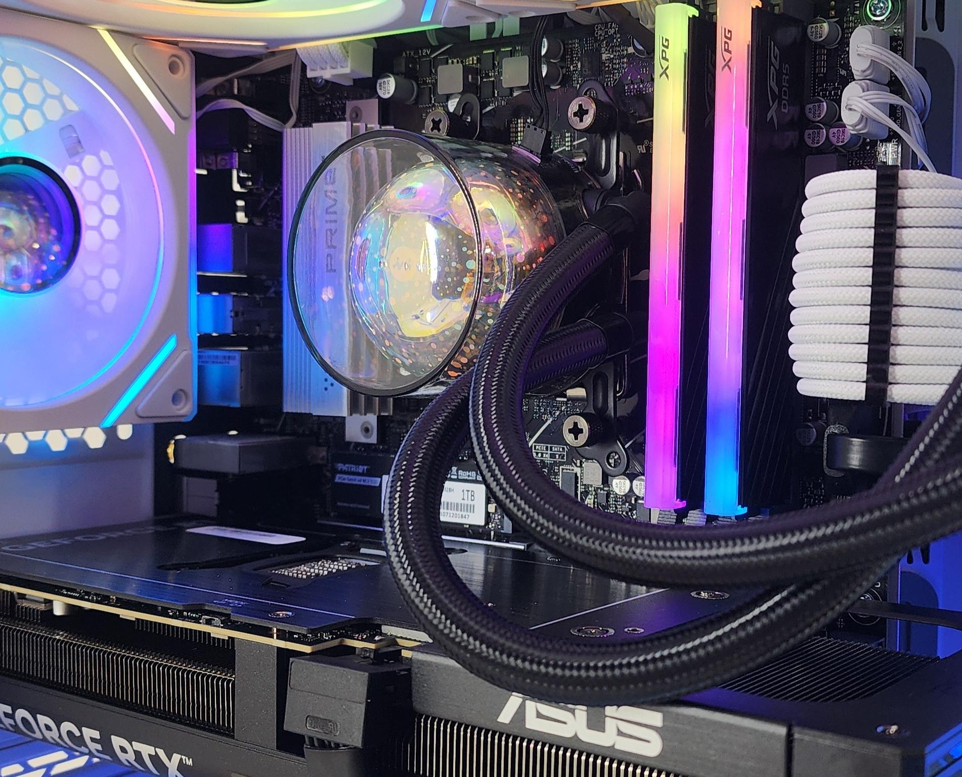 Gaming PC Ryzen 7 9700X 32GB RAM 1TB SSD RTX 5070 12GB Windows 11 Computer