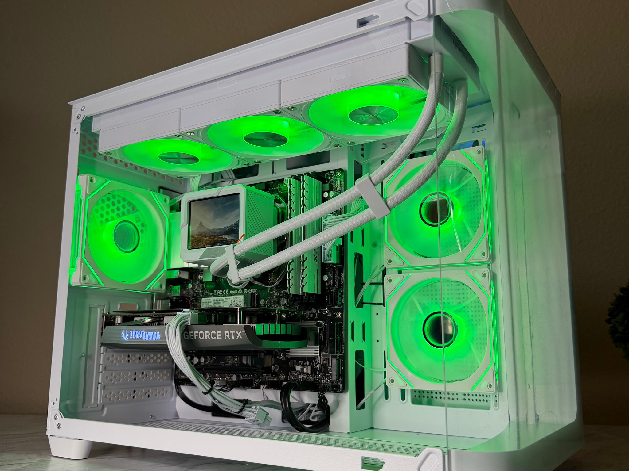 rtx 4060 | ryzen 7 3800x | 512gb | 16gb ram| gaming pc