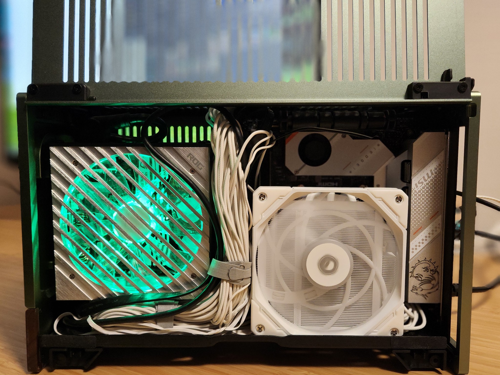 Ultimate SFF Gaming PC – 7950X3D + RTX 5070 Fractal Terra (Jade Green)