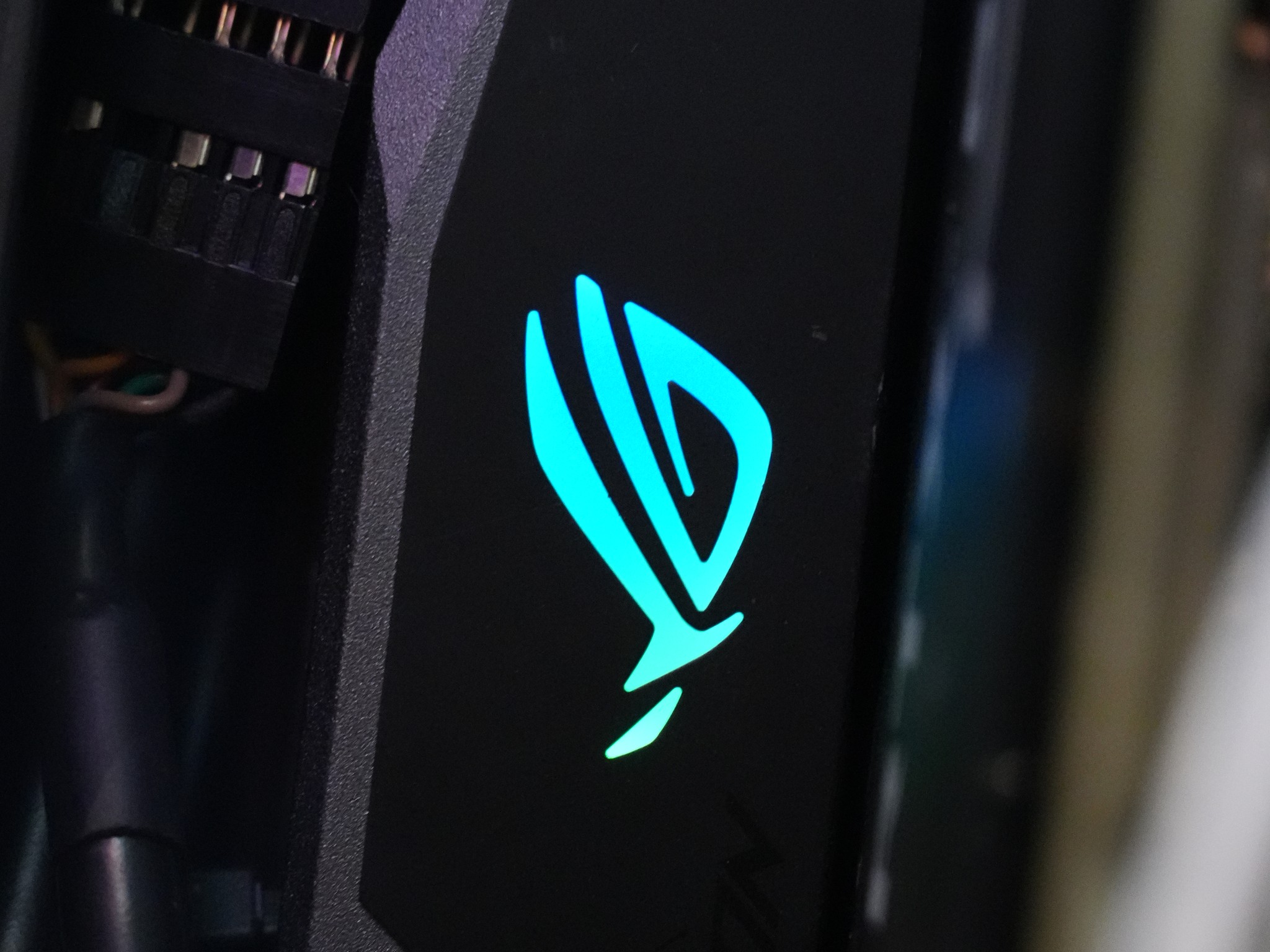 Looming Tower II | RYZEN 5 5600X | RTX 5060 TI 8G | 32GB DDR4 | 1TB NVME | WINDOWS 11 PRO + WIFI.BT