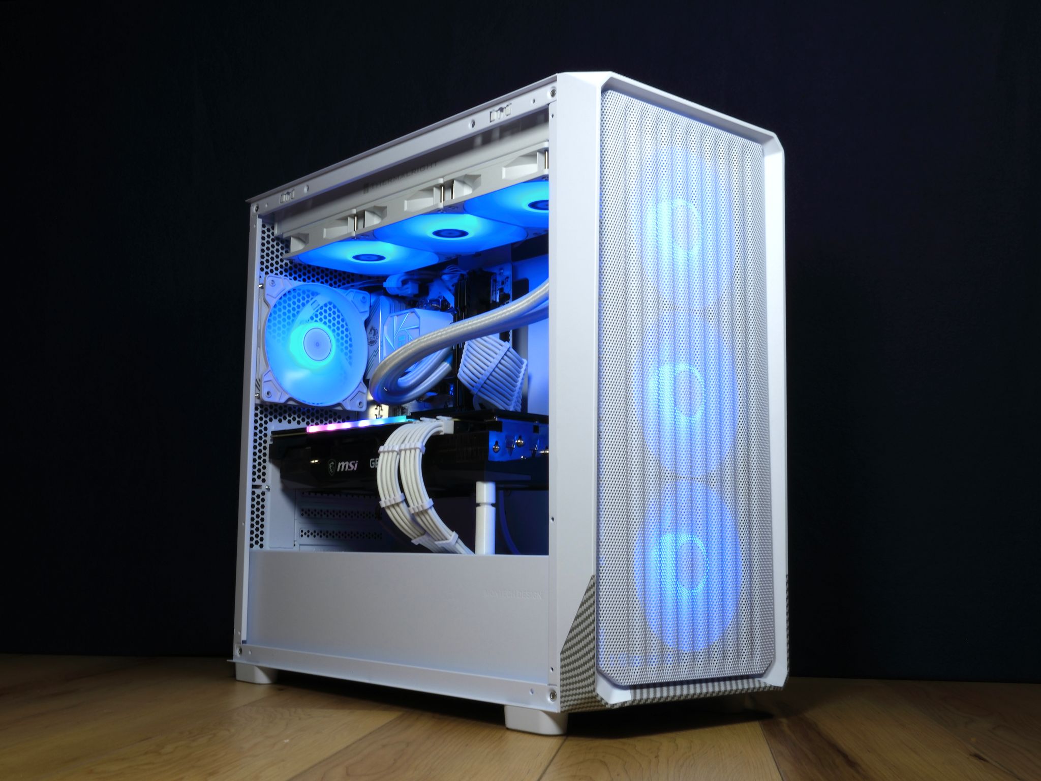 RTX 3070 | R5 5600 | 32GB DDR4 | 1TB SSD