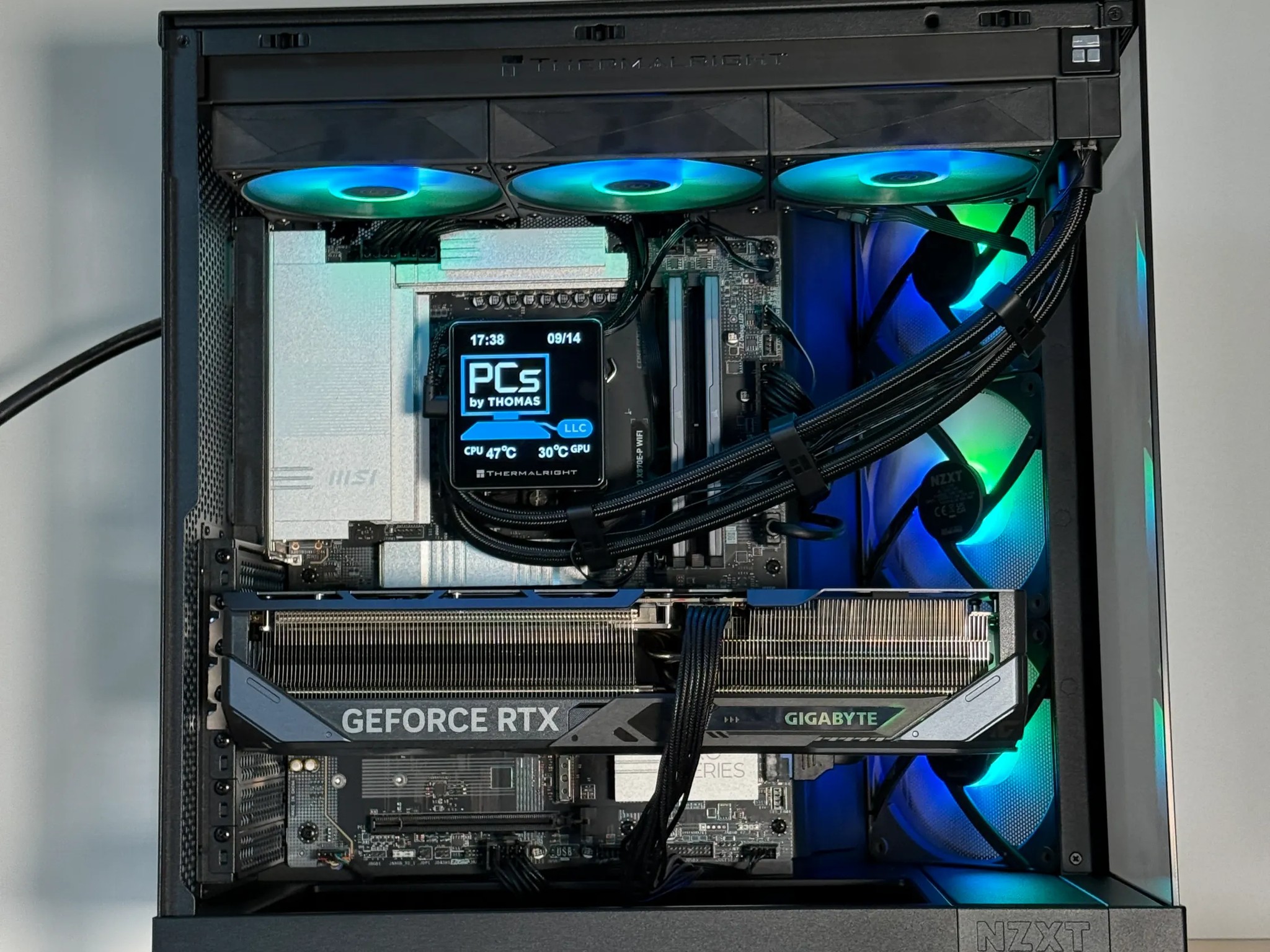 RTX 5090 Ryzen 7 9800x3d Gaming C