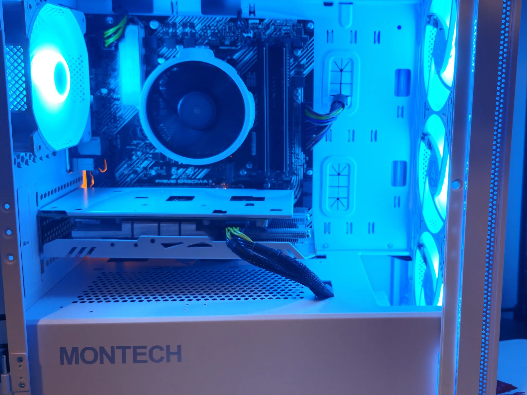 Frosty Budget Baller Ryzen 5 3600/ 16GB DDR4/ 1TB SSD/ RX570 8GB
