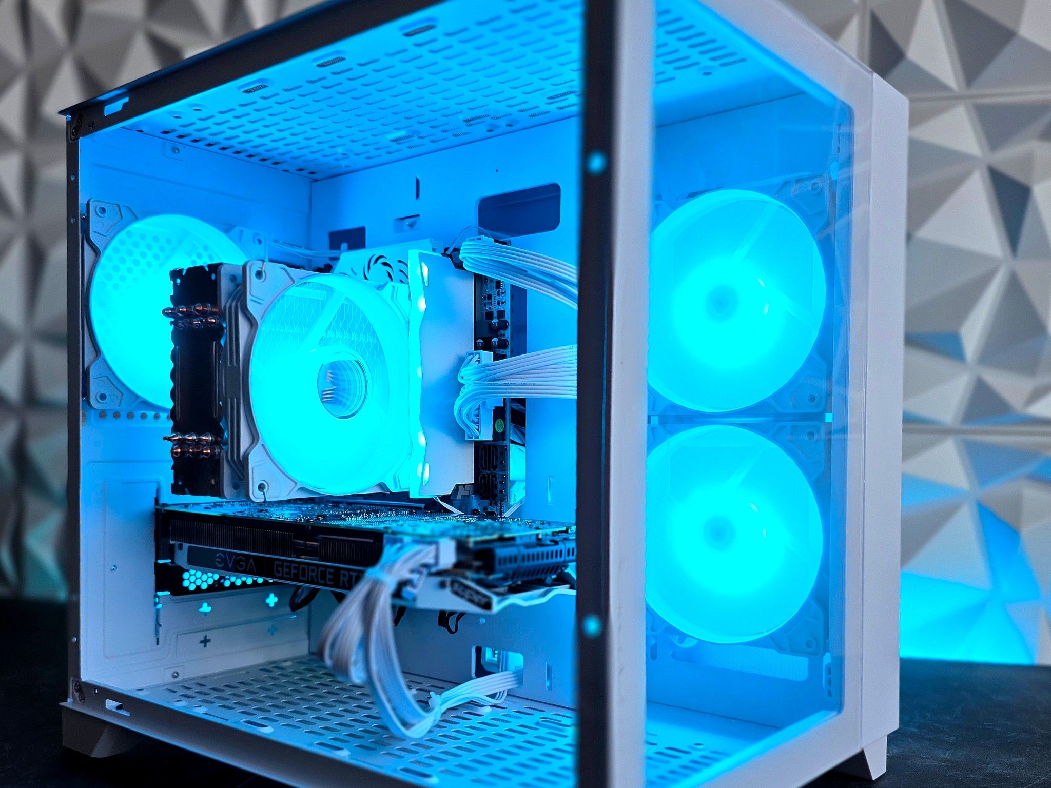 Nvidia RTX 2070 Super 8 GB | Intel Xeon E5-2667 V4 10-Core CPU | 16 GB Ram | 500 GB SSD