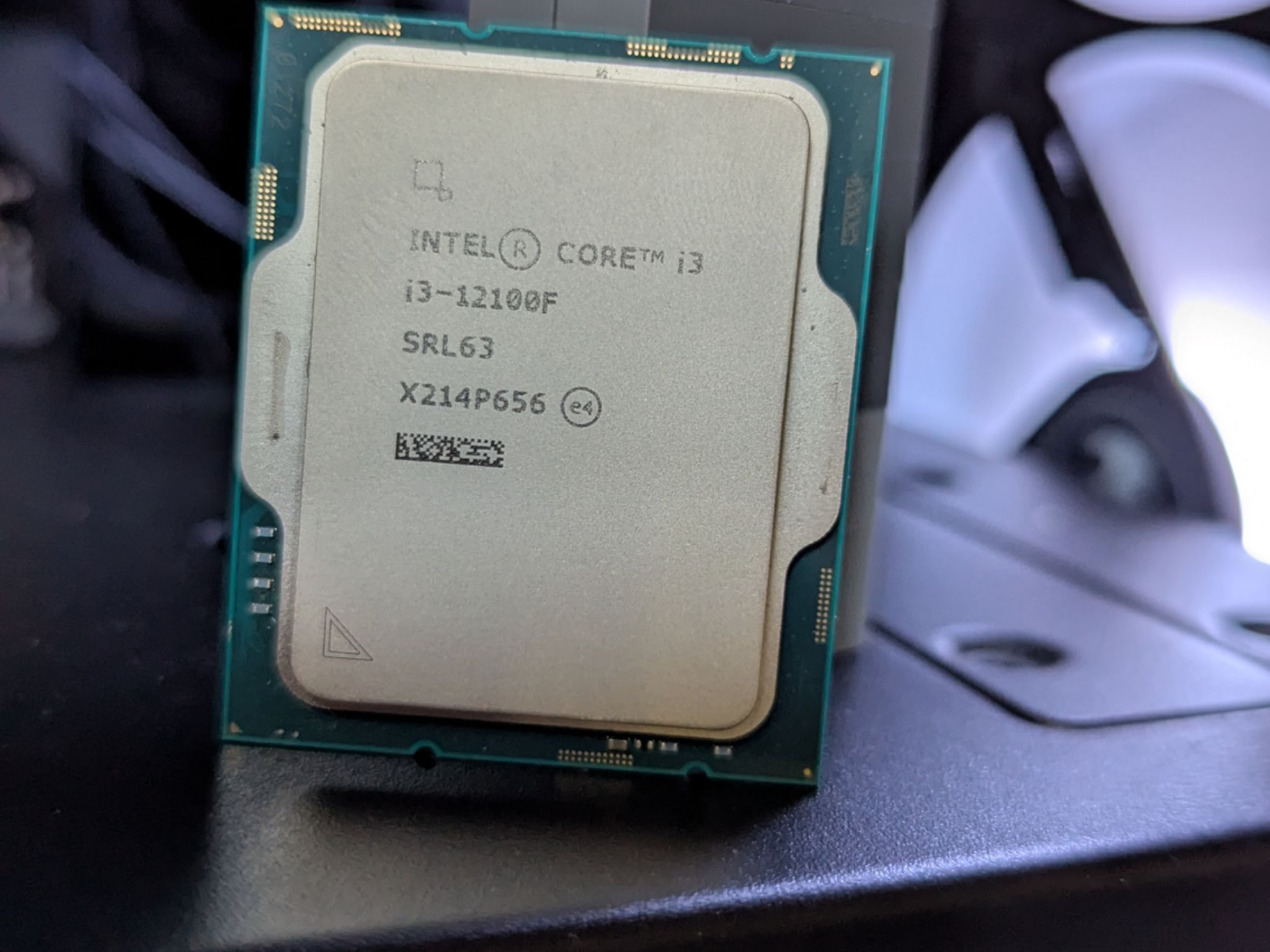 Intel i3 12100f