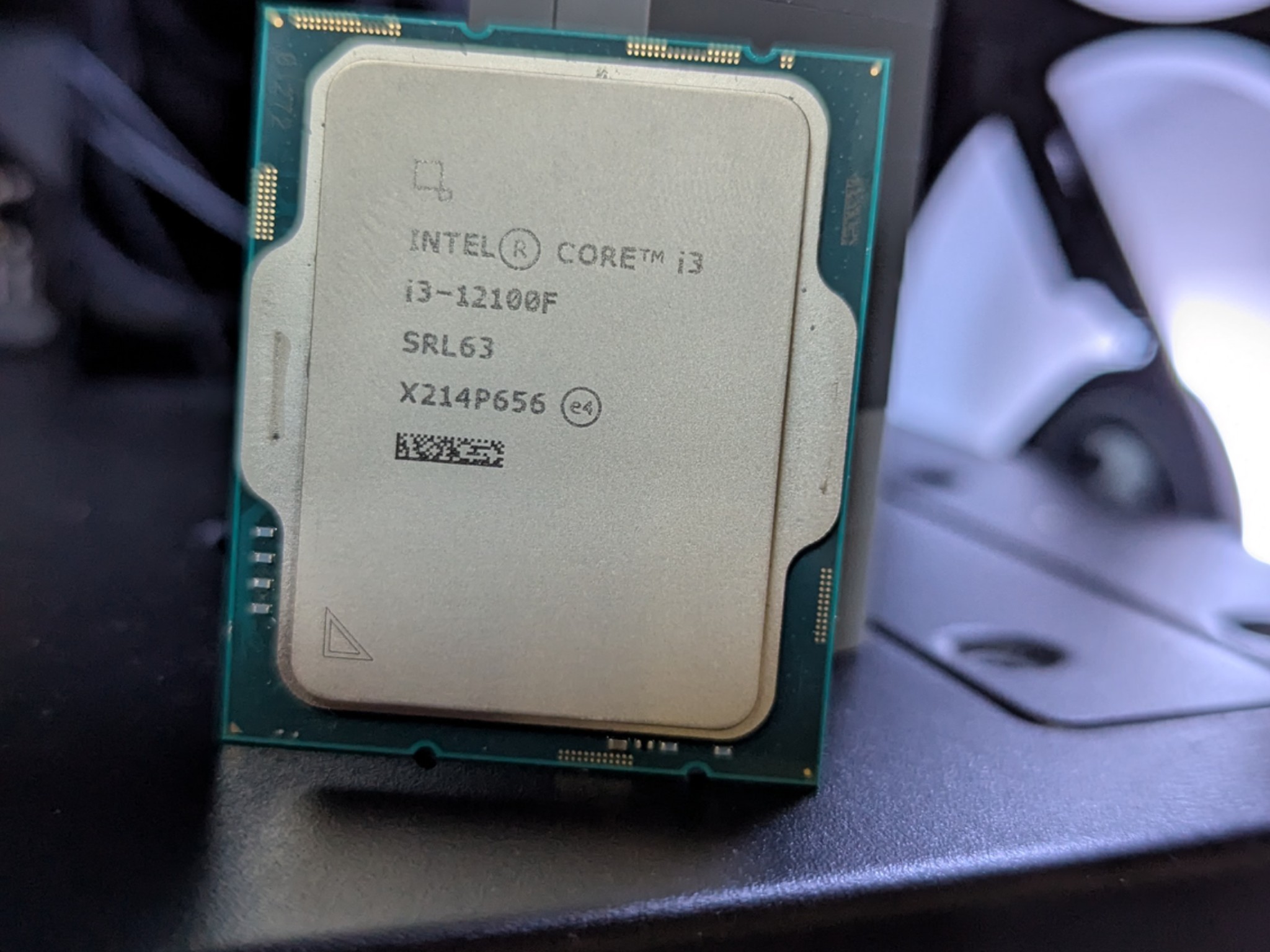 Intel i3 12100f