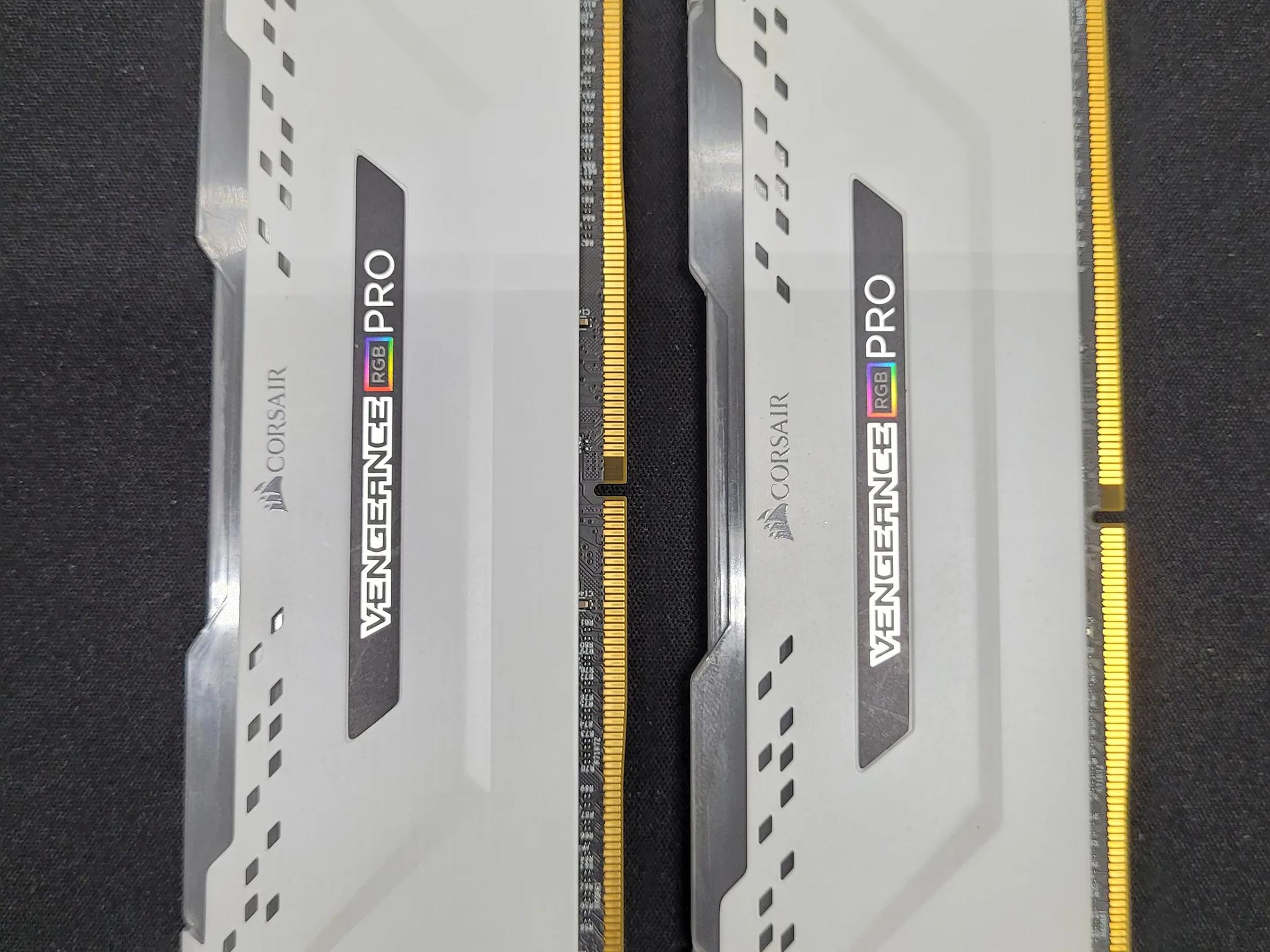 32gb Corsair Vengeance RGB Pro White DDR4