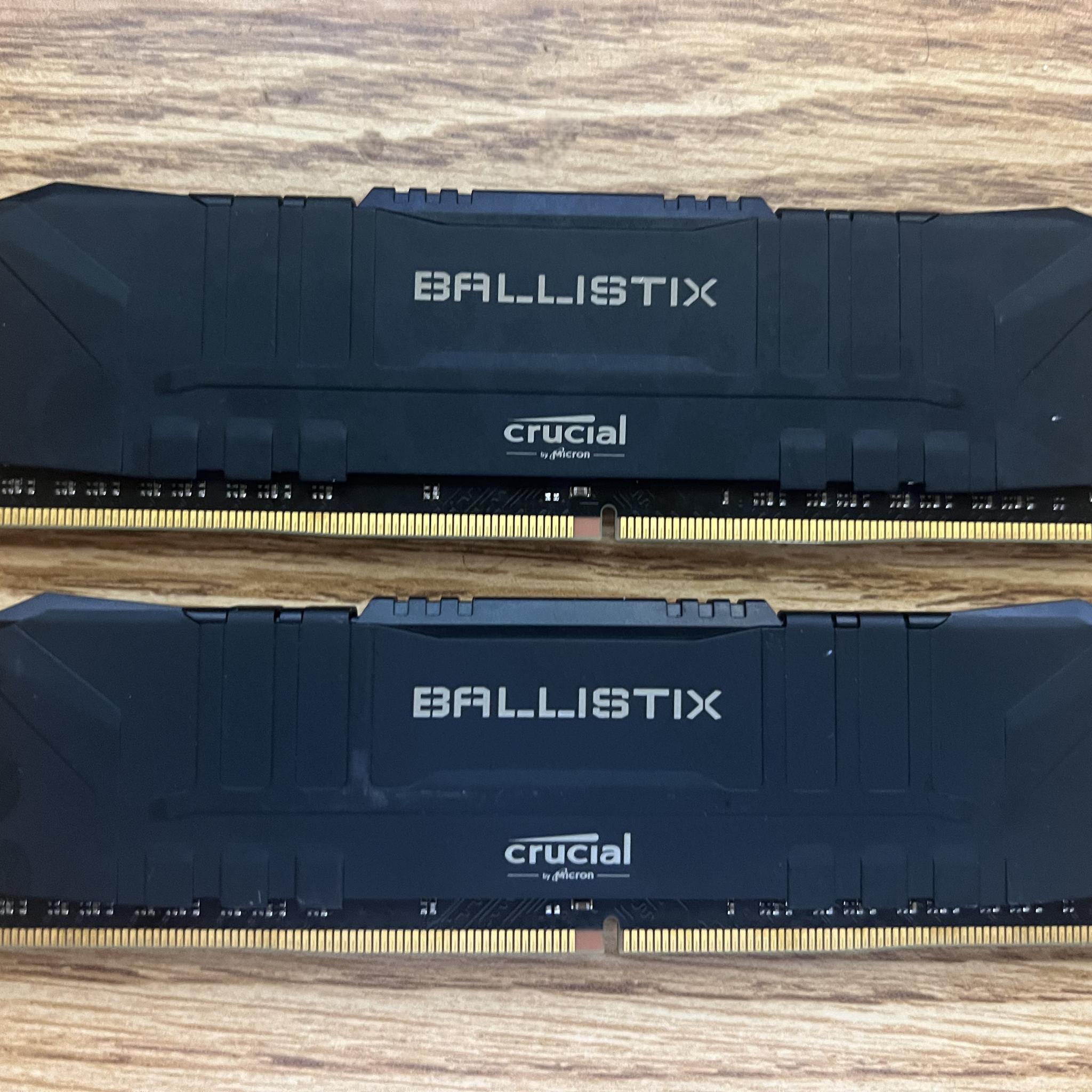 16GB (2x8GB) DDR4-3200MHz CL16 Crucial Ballistix RAM Memory