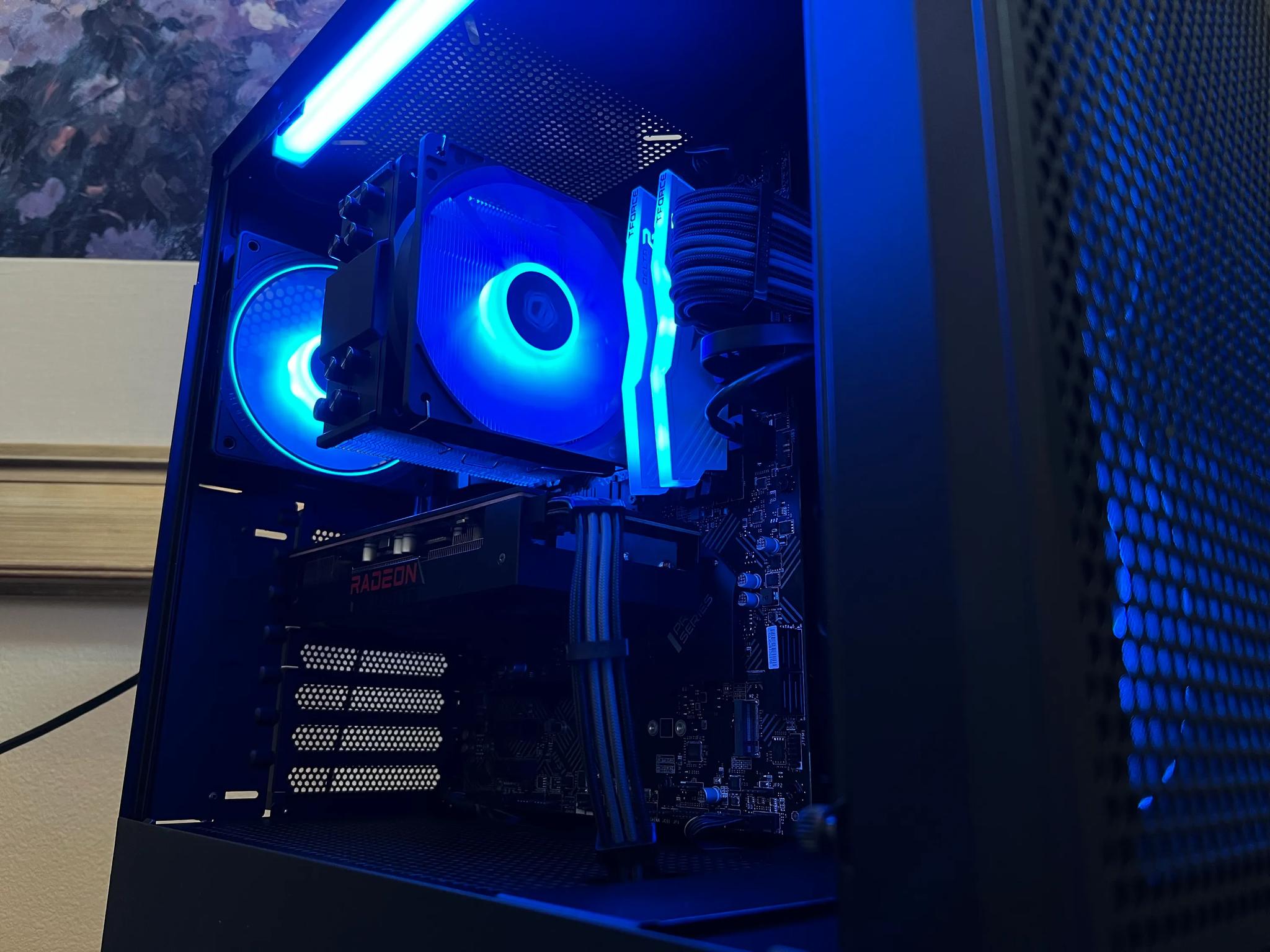 Intel i5 12400 / RX 6600 XT / 32GB RAM / 2TB HDD / Very Solid Gaming PC