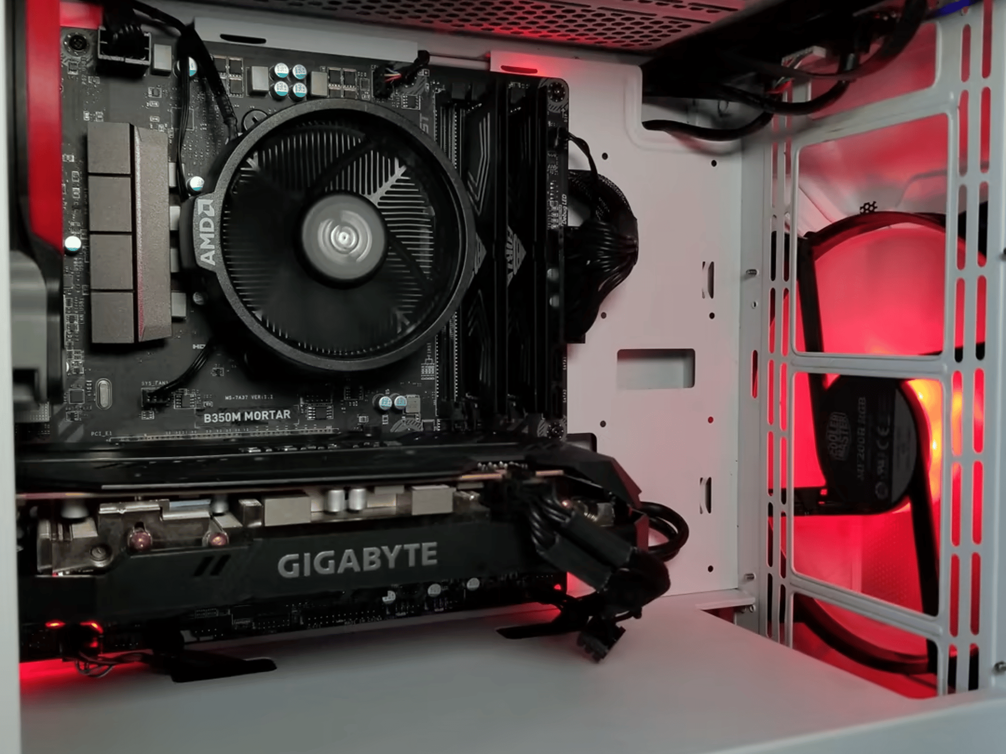 AMD Ryzen 5 2600X // AMD Radeon RX 5500XT // NEO Forza 16GB 3200MHz