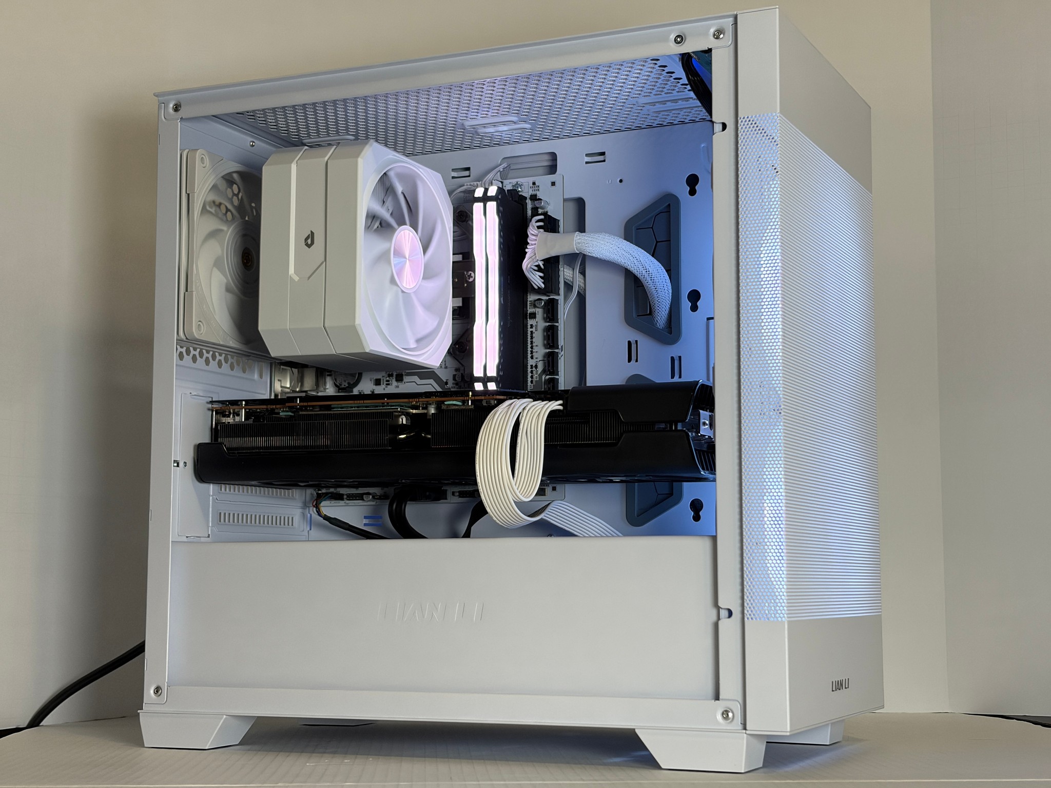 🔥 RX 6800 XFX + Ryzen 5 5600 White Gaming PC – 1440p Ultra Monster | 1TB NVMe | 16GB RAM