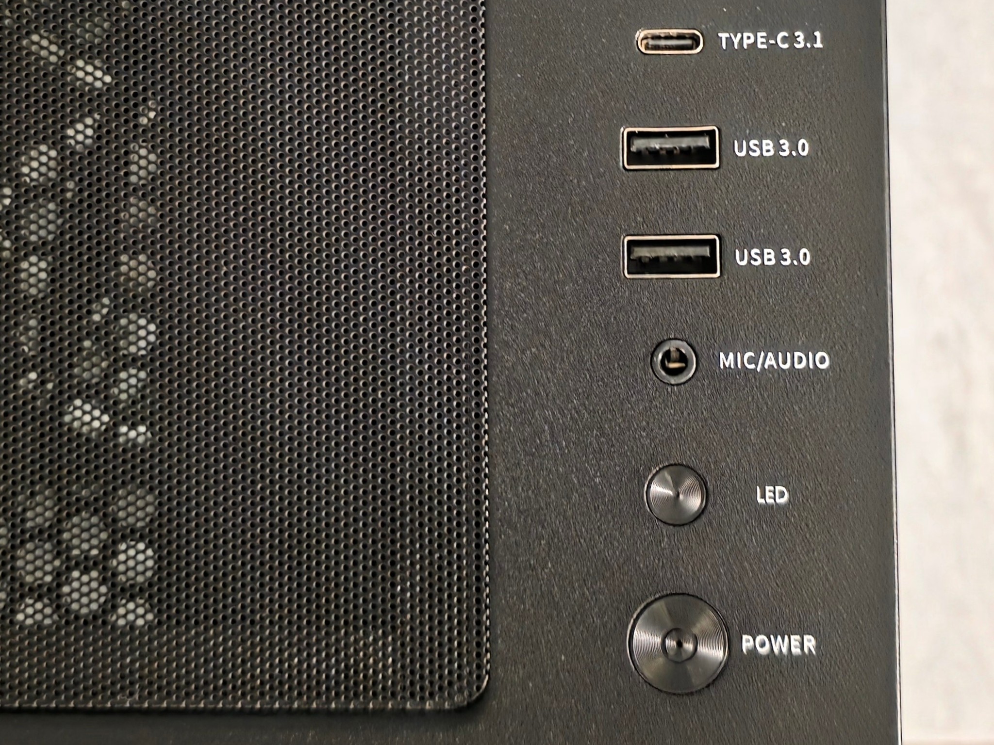 Brand New Plug-and-Play Gaming Beast: RTX 5070, Ryzen 7 5700X3D & 2TB NVMe