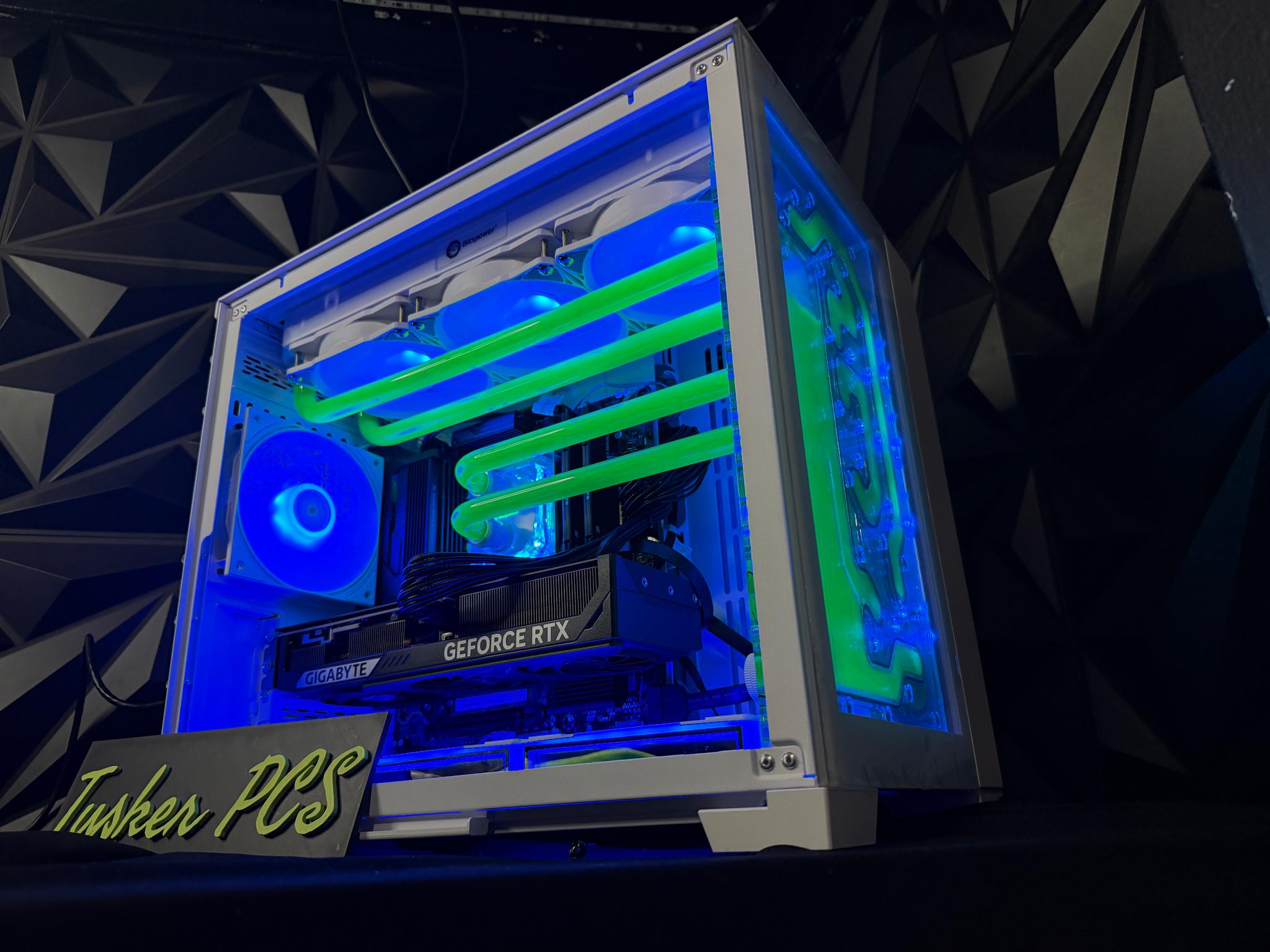 ☢️💚 GAMMA RAY 💚☢️7800X3D | RTX 5070| 2.25 TB NVMe| 32 GB DDR5| 850W Gold PSU