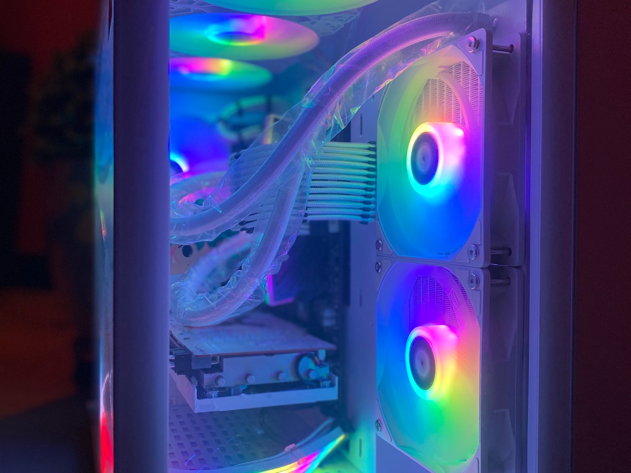 (Liquid-cooled) RX 5700XT| Ryzen 5| 16GB TFoRCE DDR4 RGB RAM| 1TB NVMe SSD| Windows 11 PRO w/ Deku💫