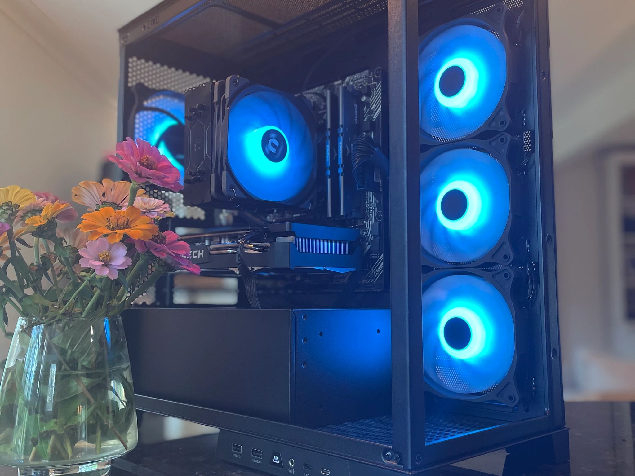 Rx 6600 XT Gaming PC / Ryzen 5 5500 / 16 GB RAM / 1TB NVMe