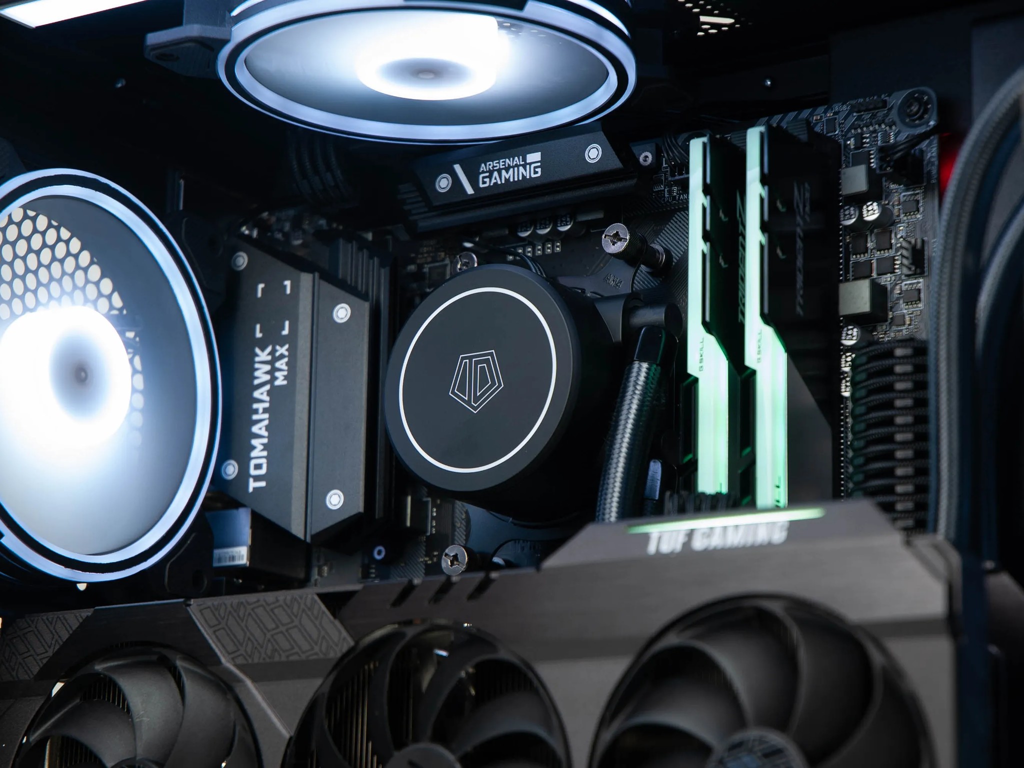 RTX 3060 Ti / Ryzen 5 5600 / 16gb RAM 