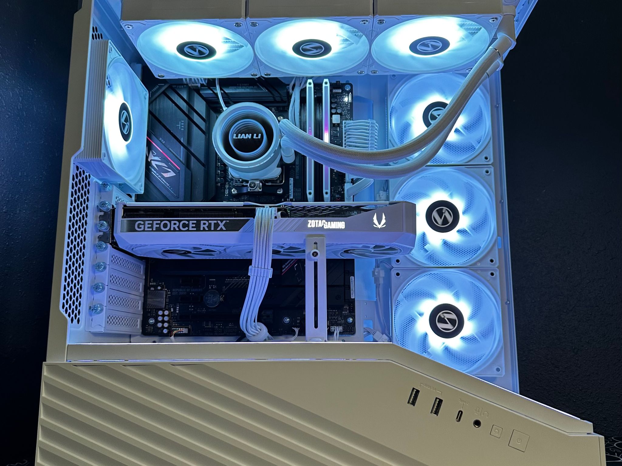 RTX 5070 Gaming PC | Ryzen 9 7900X | 48GB DDR5 | 2TB | RGB | WIFI | WHITE