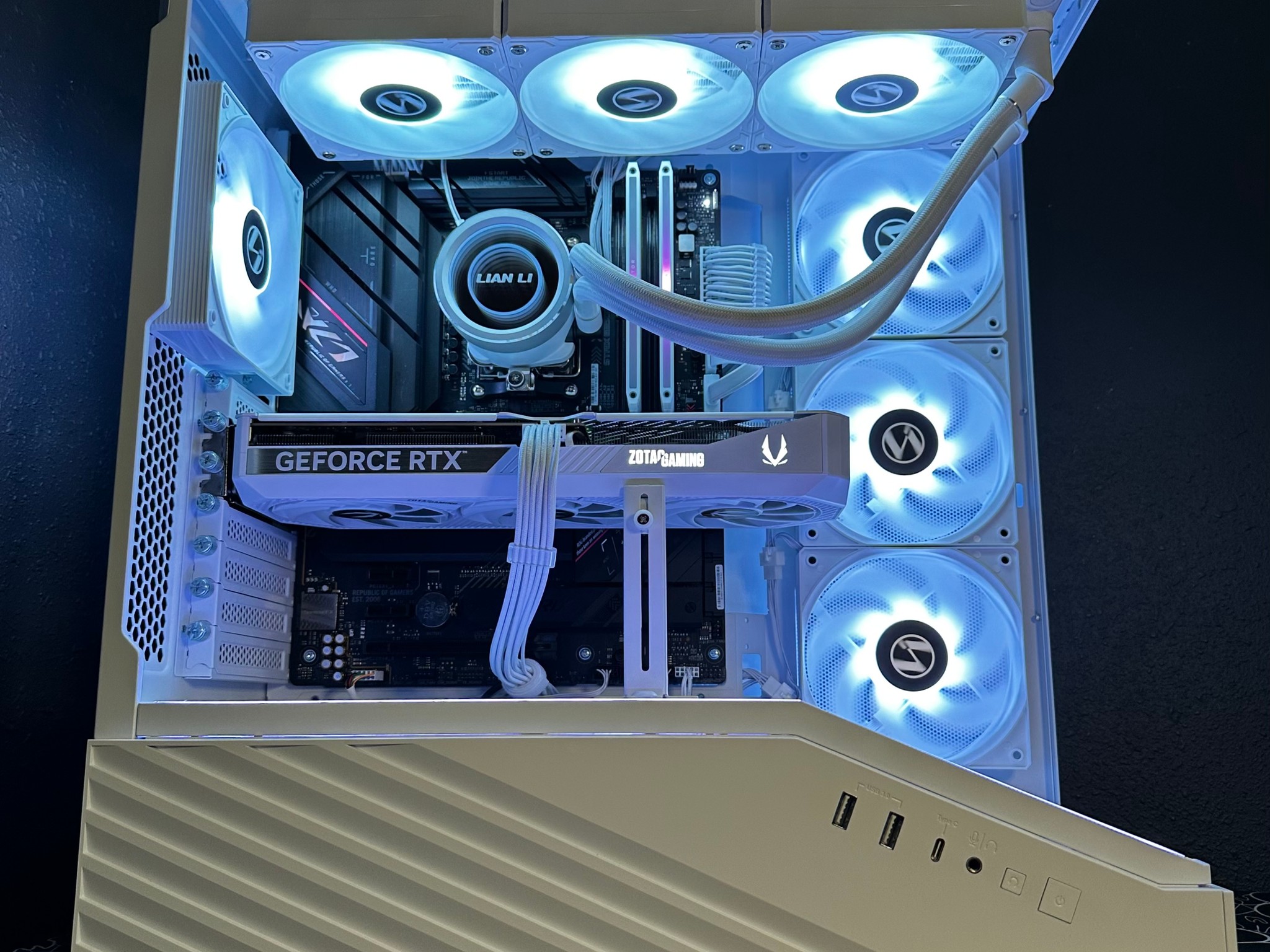 RTX 5070 Gaming PC | Ryzen 9 7900X | 48GB DDR5 | 2TB | RGB | WIFI | WHITE