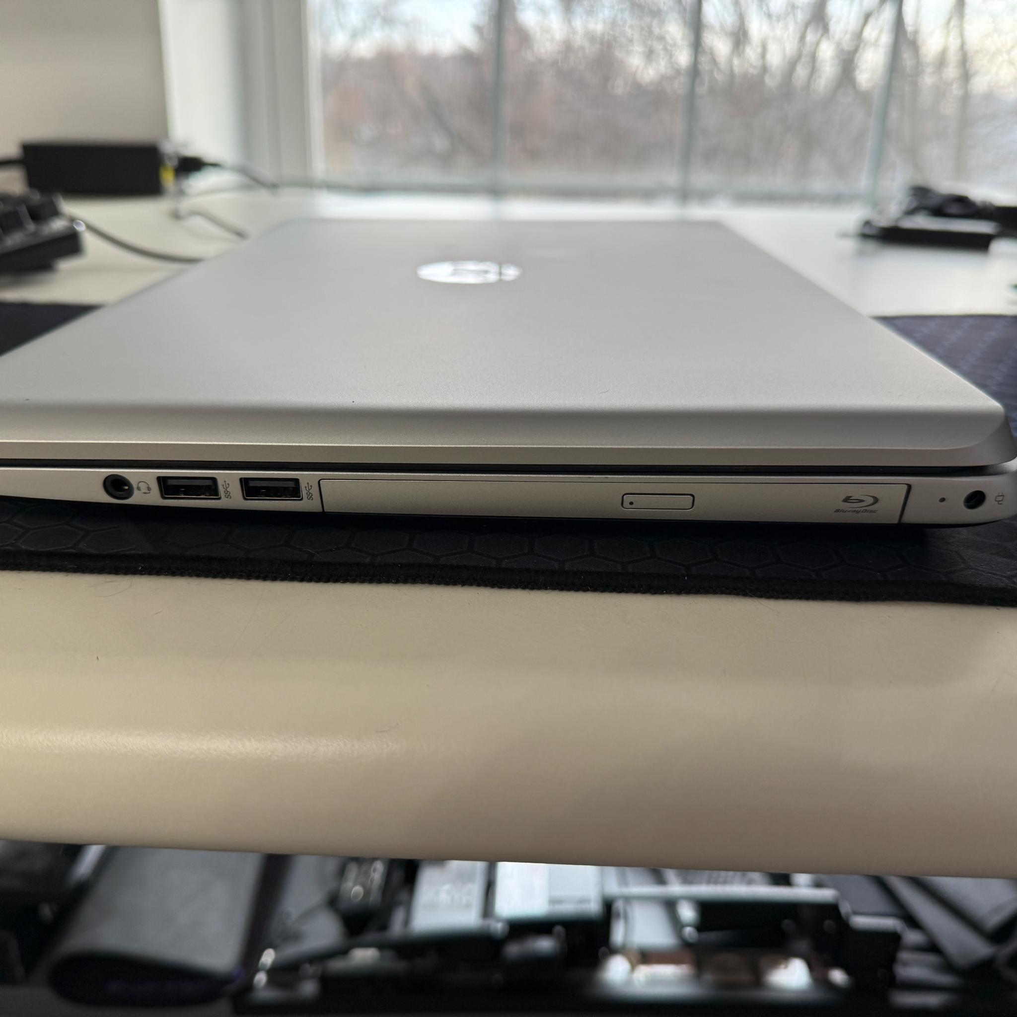 HP Envy 17 TS- i7-4800MQ+GeForce GT 740M+8GB Ram+256 SSD+W10