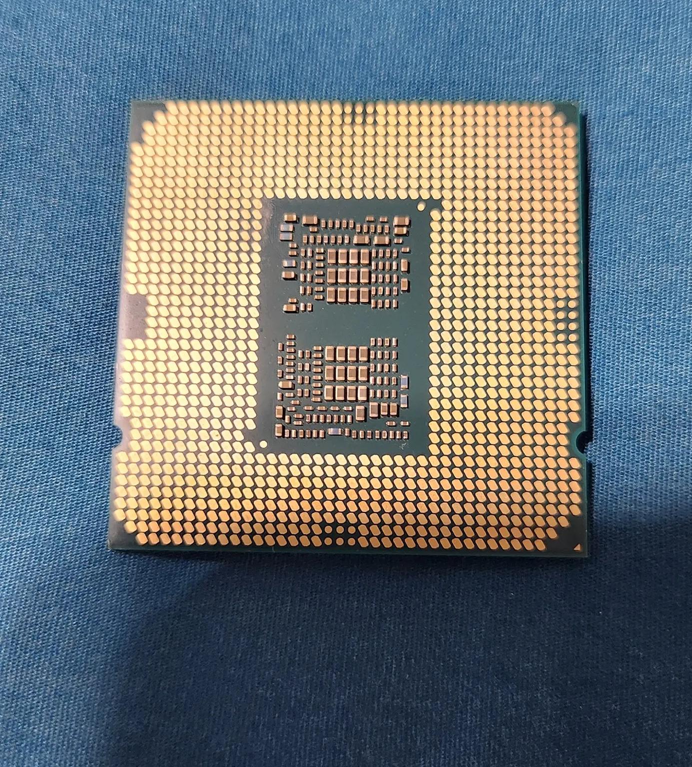 Intel i5-10400 with CPU Heatsink