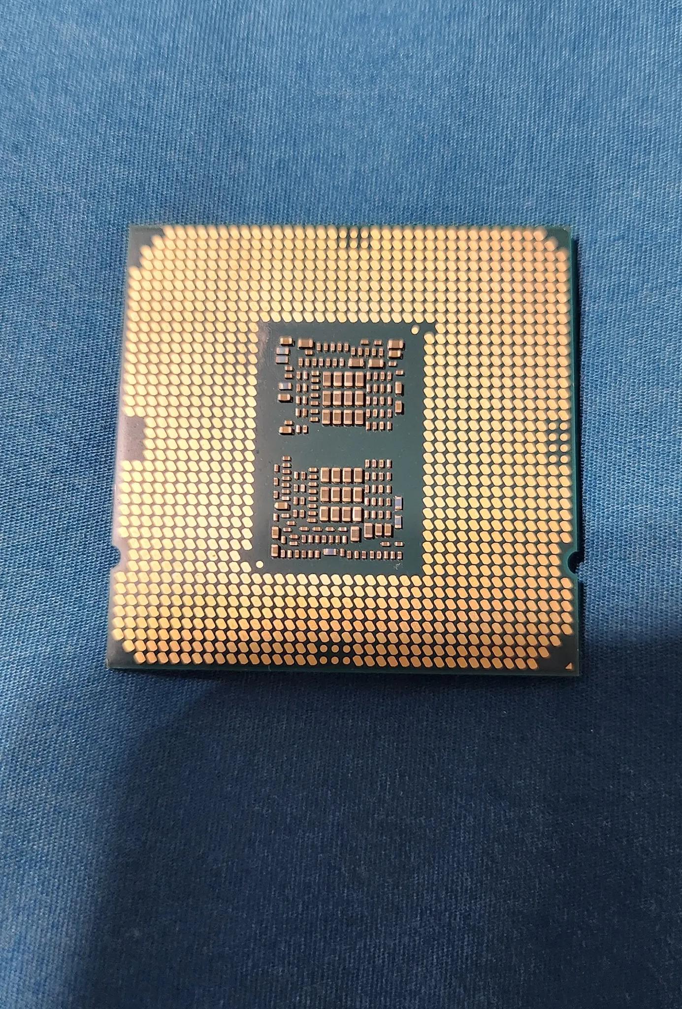 Intel i5-10400 with CPU Heatsink