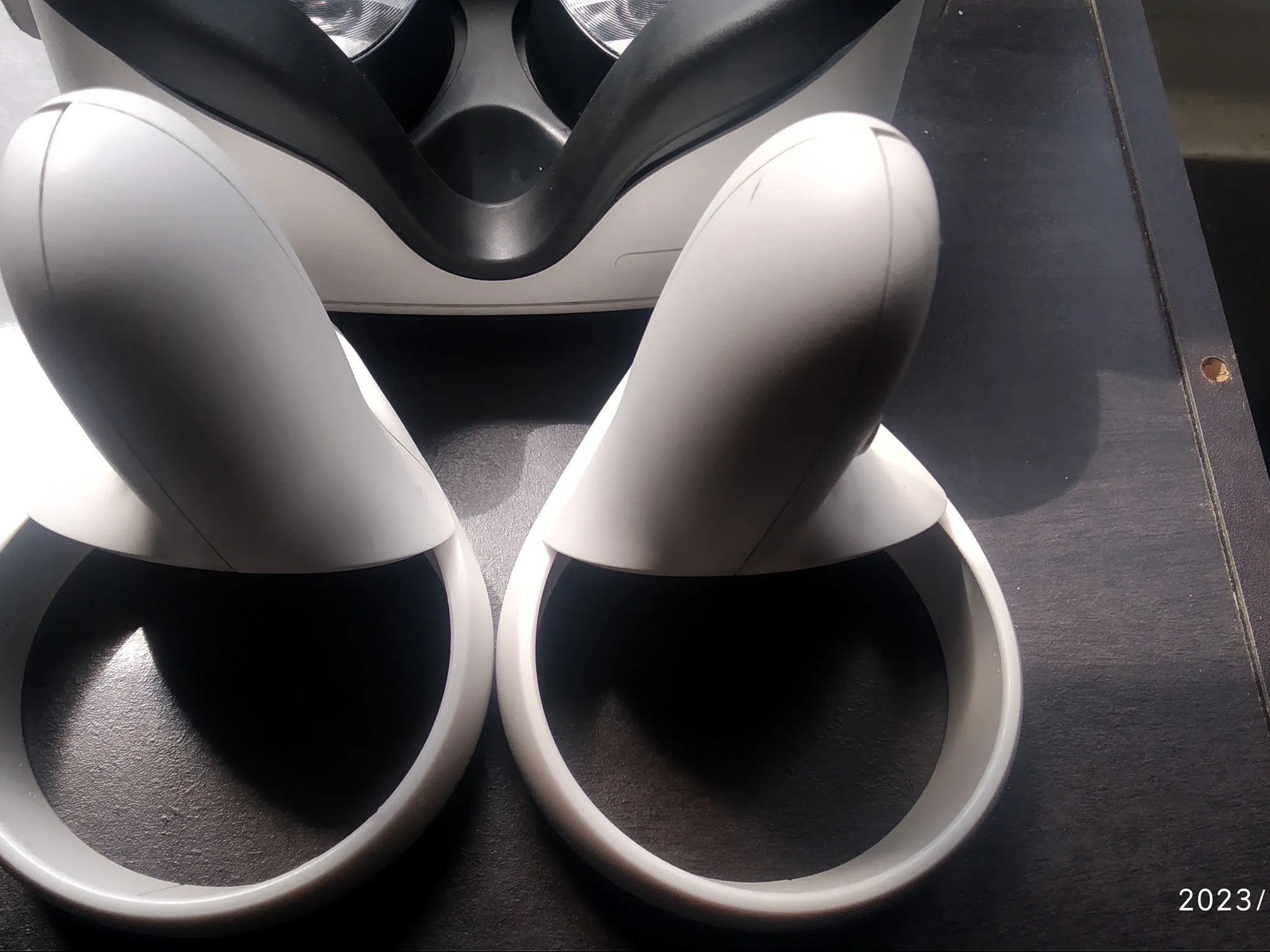 Oculus Meta Quest 2 - 256GB model with two controllers and 16ft Link cable for PCVR