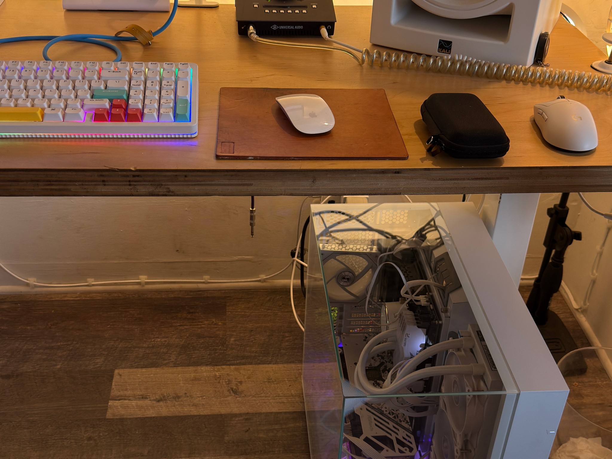 Radeon RX 7800 XT Custom Gaming PC - Ryzen 9 5900X