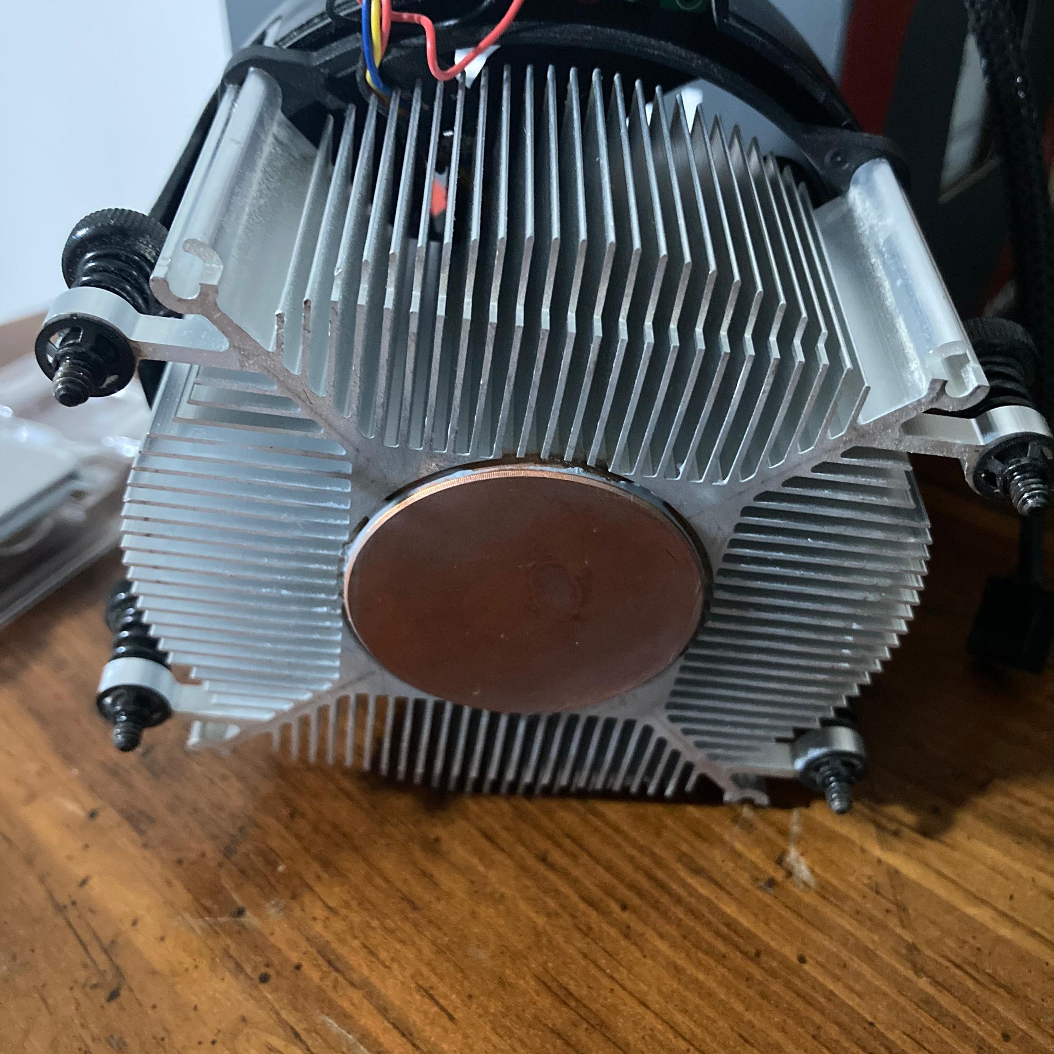 AMD Ryzen 7 1700 8c16t 3Ghz base 3.7Ghz boost